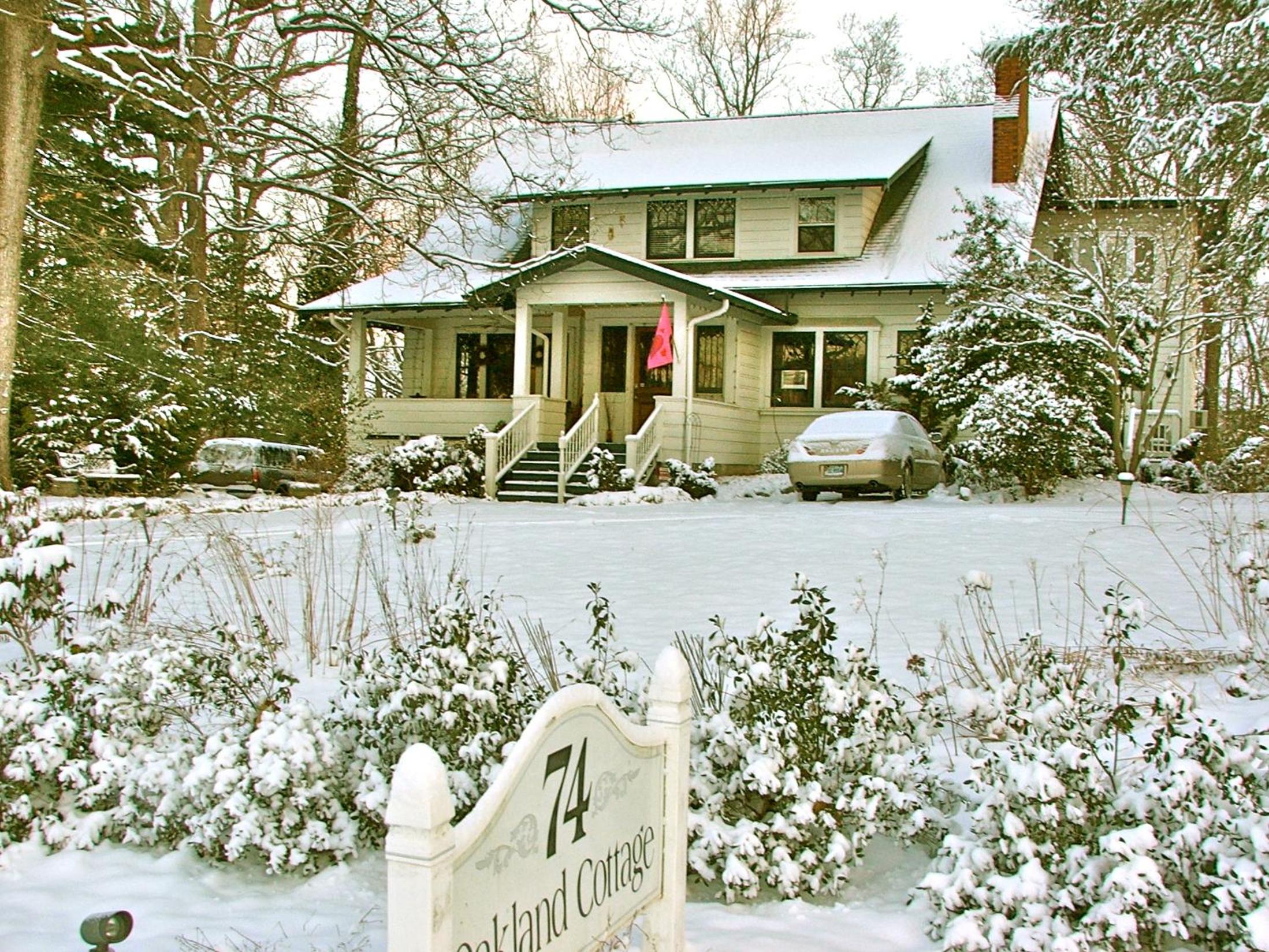 Oakland Cottage Bed and Breakfast
