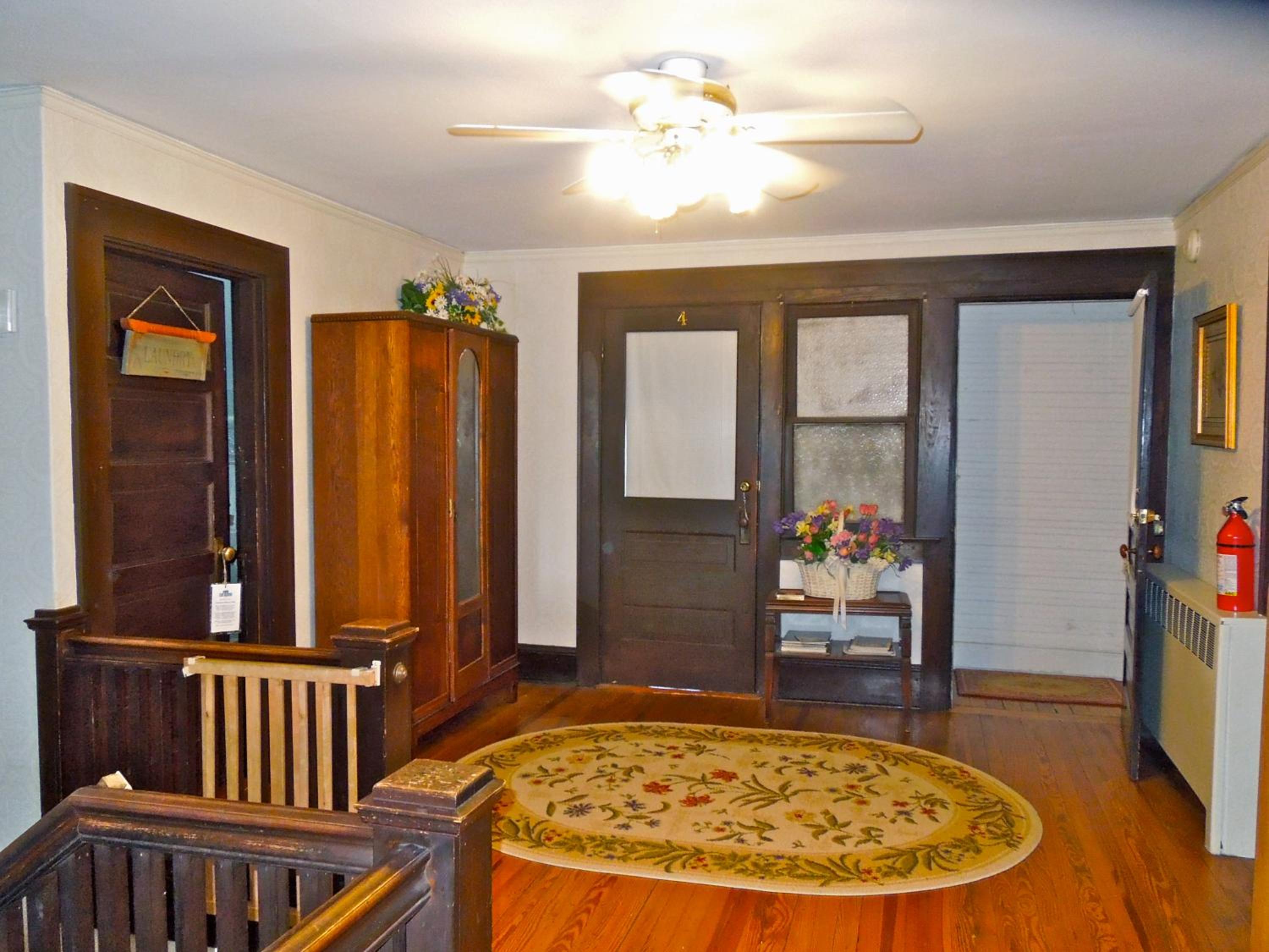 Oakland Cottage Bed and Breakfast