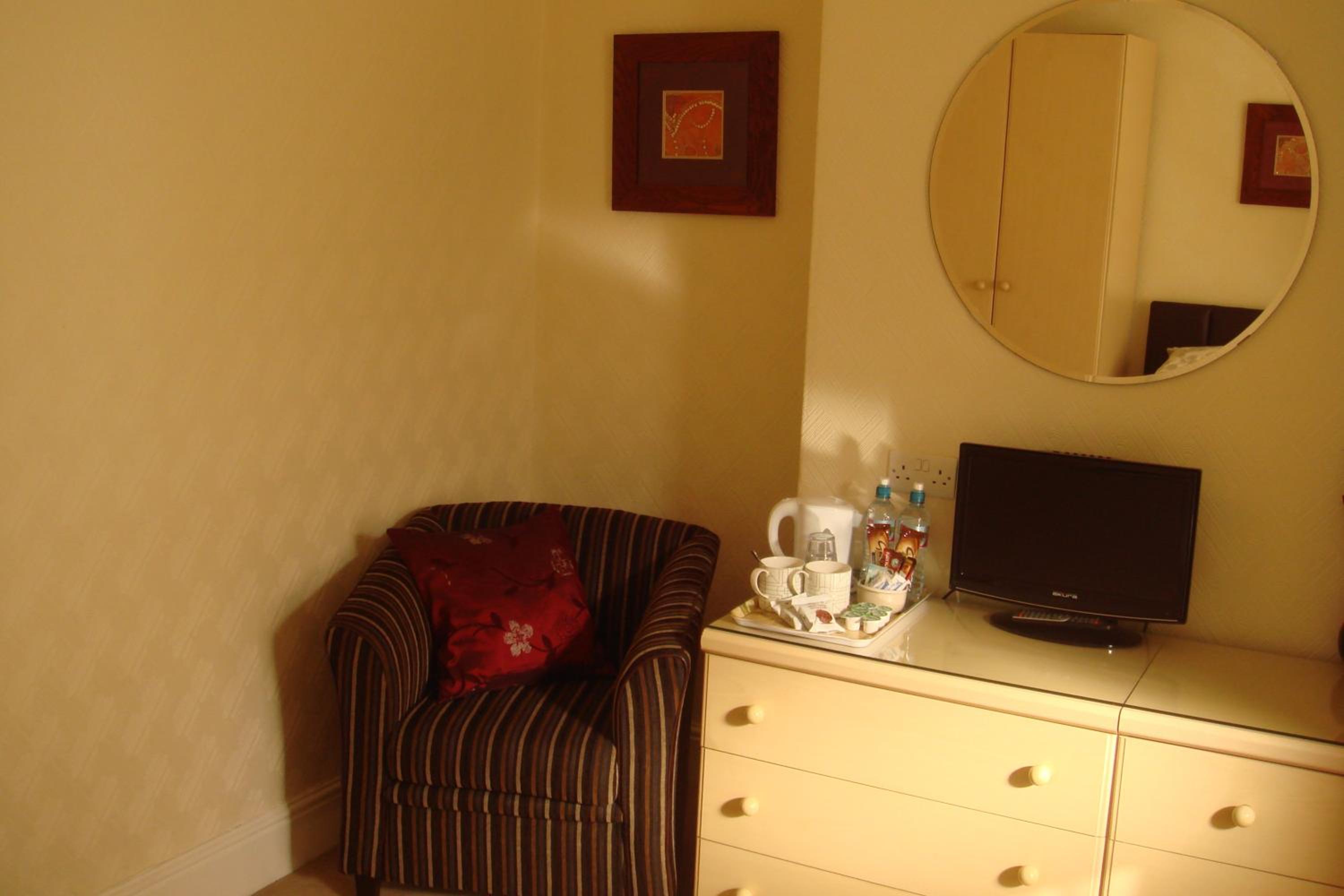 Bolton Vacations - Wendover Guest House - Property Image 3