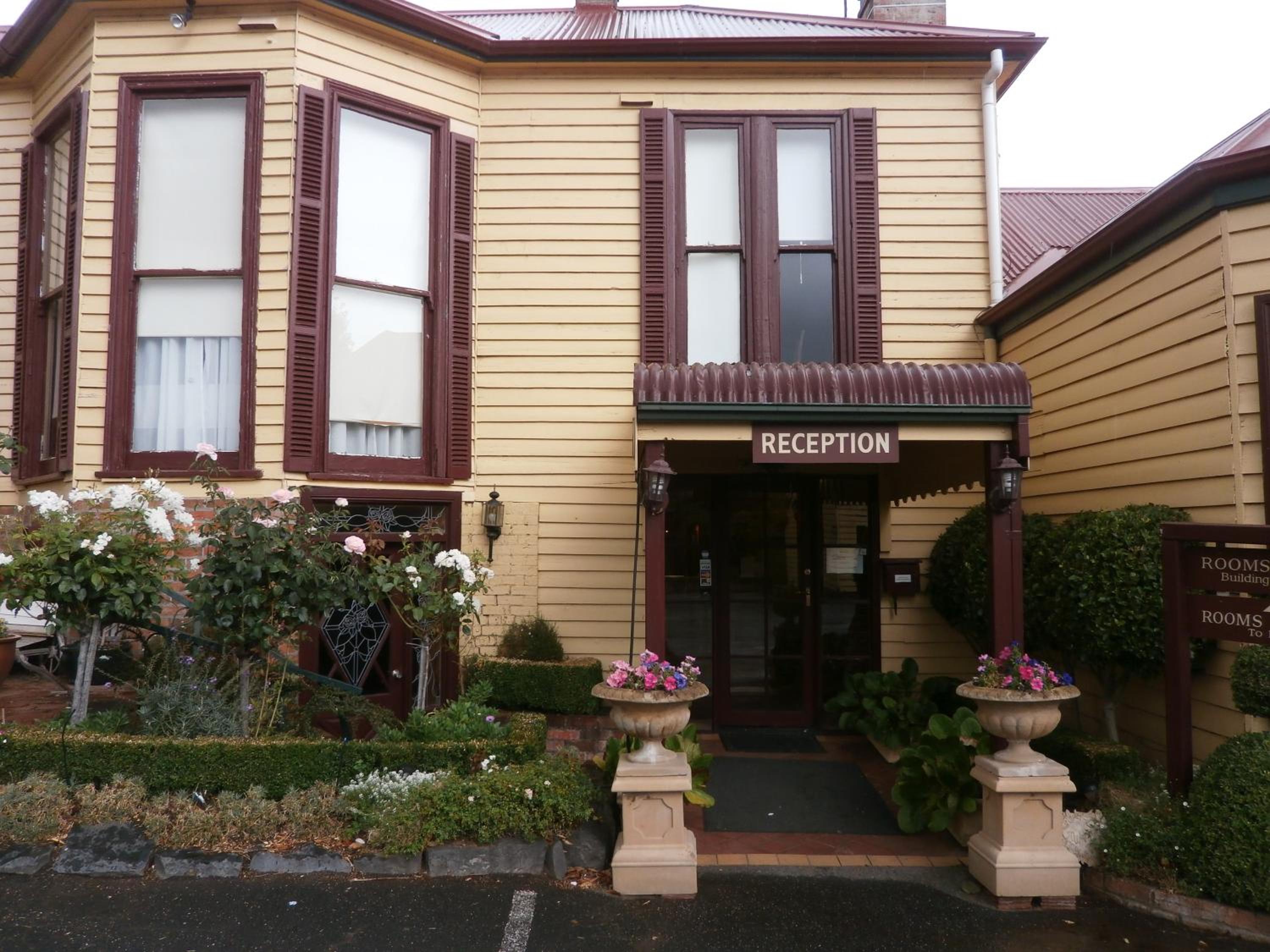 Central Springs Inn