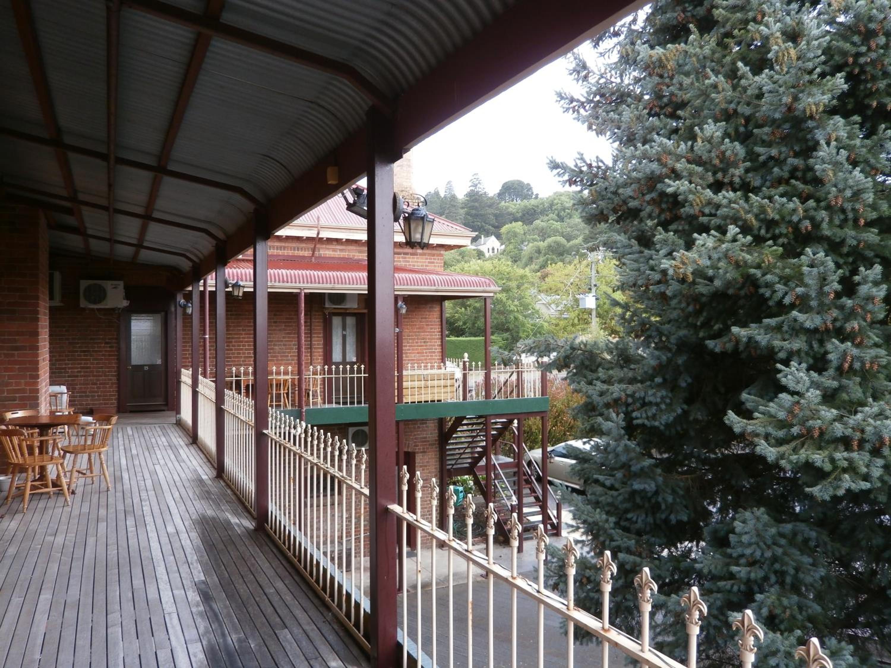 Central Springs Inn