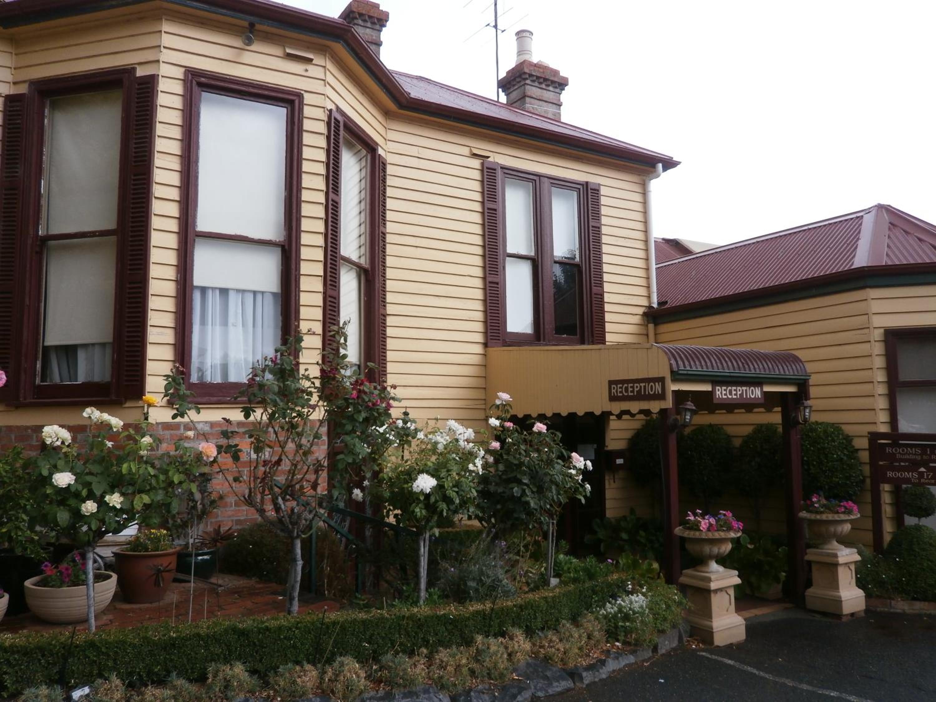 Central Springs Inn