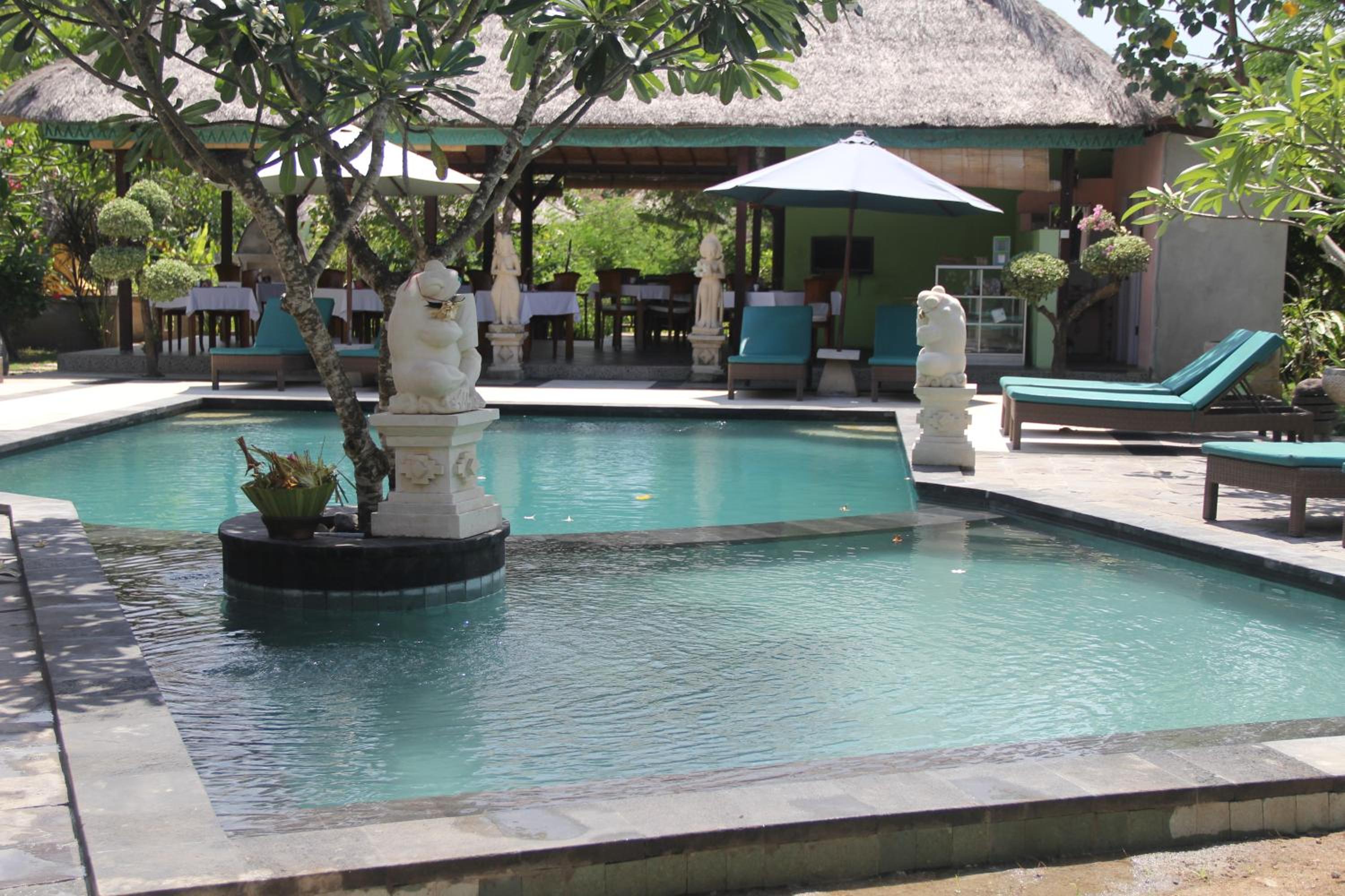 Nanuk's Bungalows