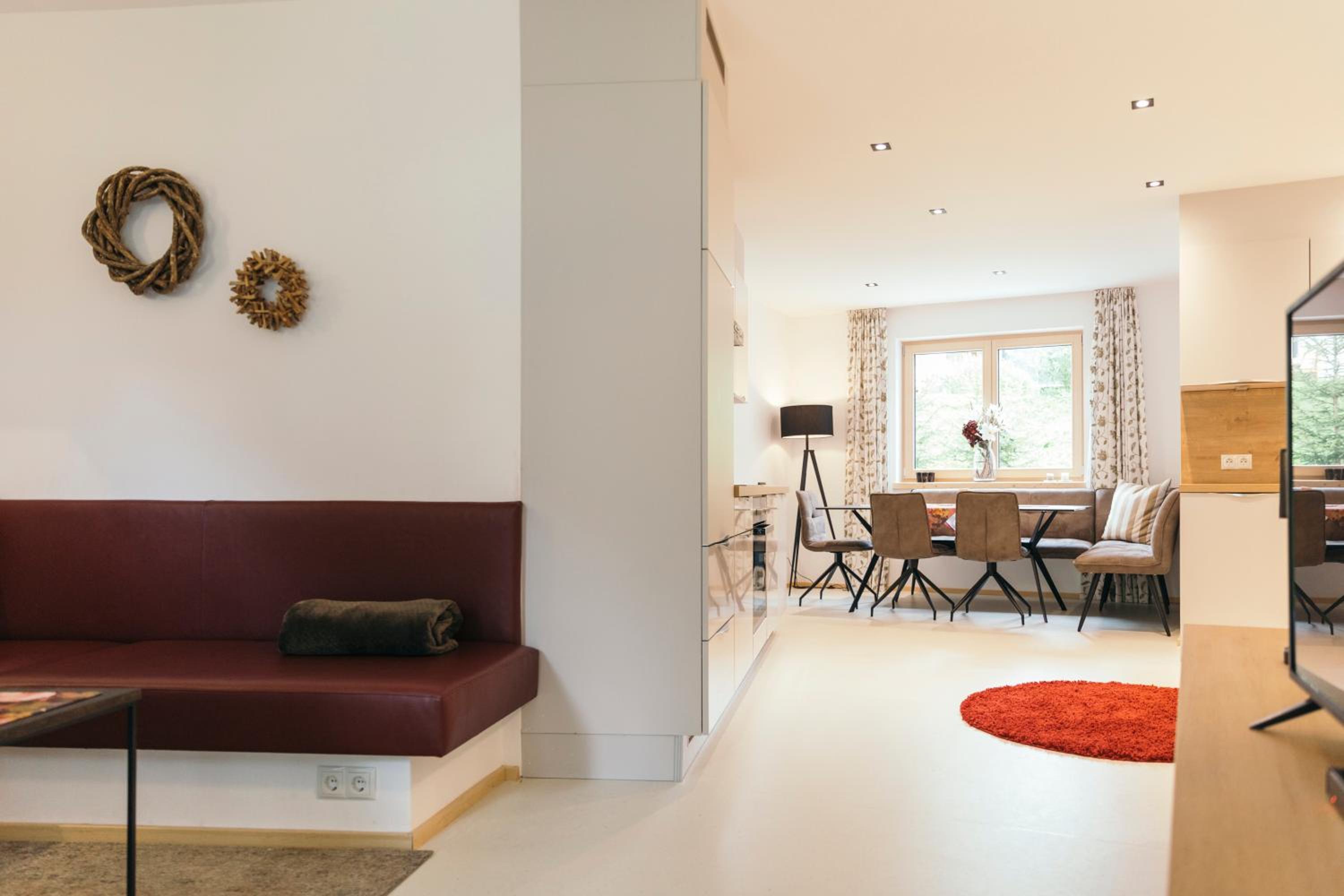 Ferienhaus Alpen Lodge und die Gams