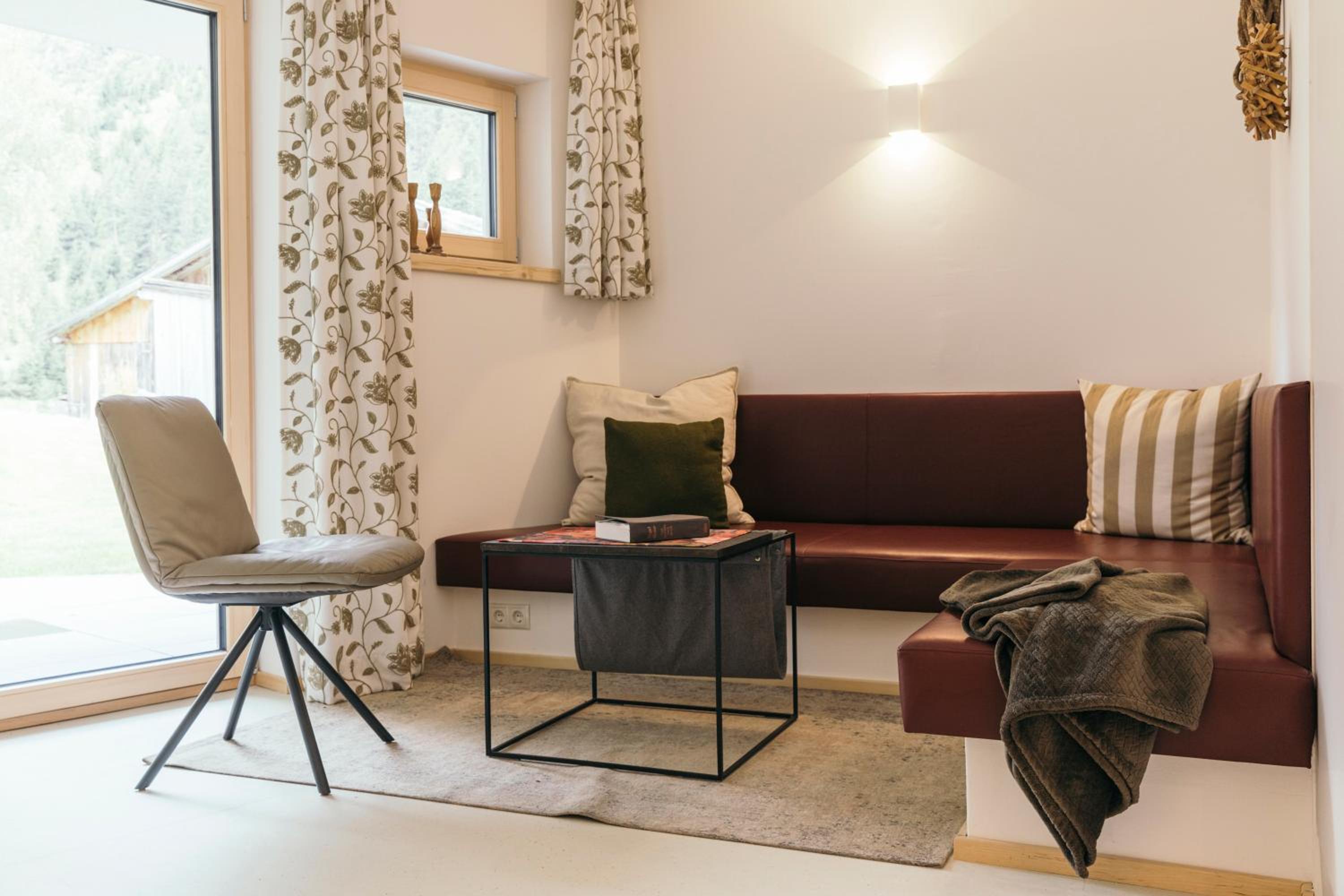 Ferienhaus Alpen Lodge und die Gams