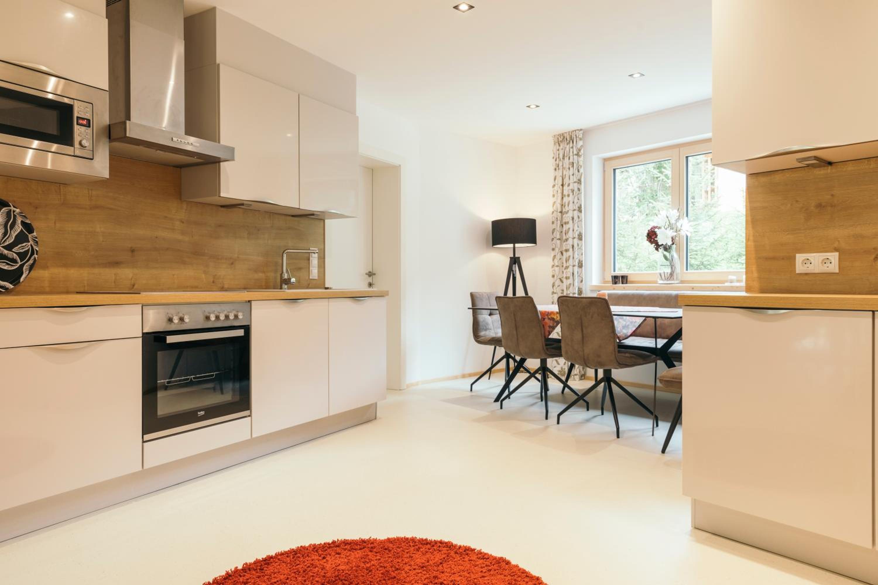 Ferienhaus Alpen Lodge und die Gams