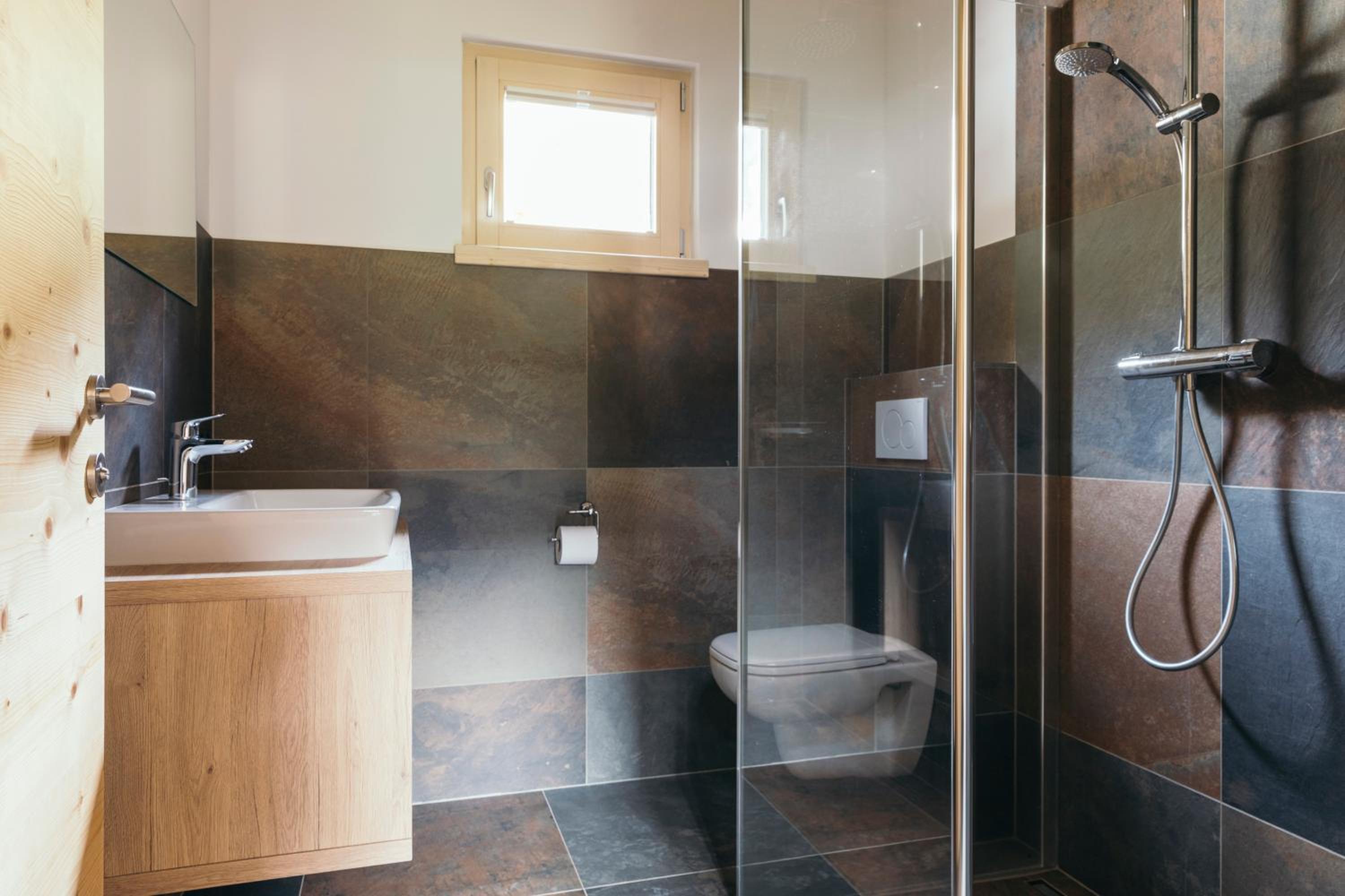 Ferienhaus Alpen Lodge und die Gams