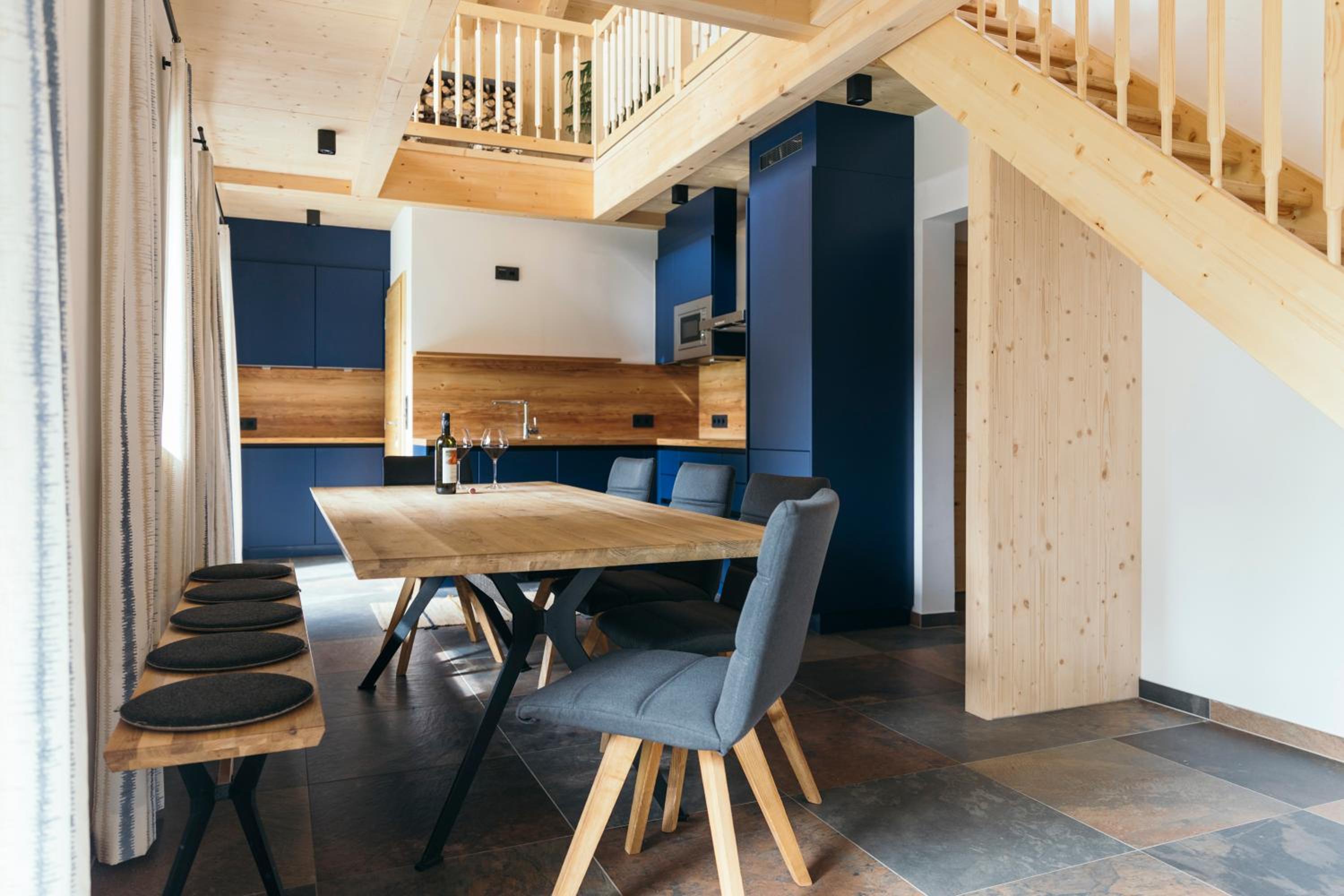 Ferienhaus Alpen Lodge und die Gams