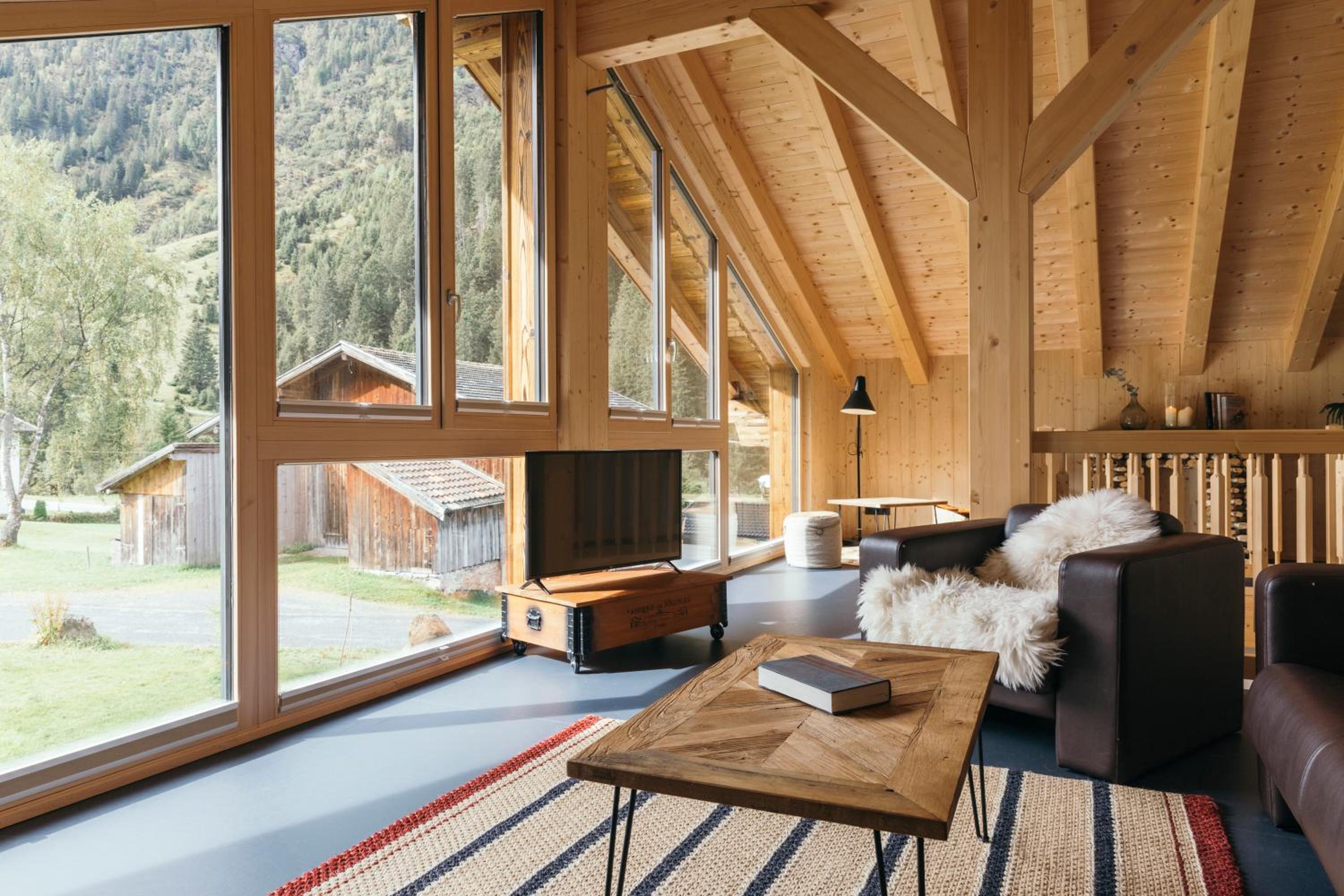 Ferienhaus Alpen Lodge und die Gams