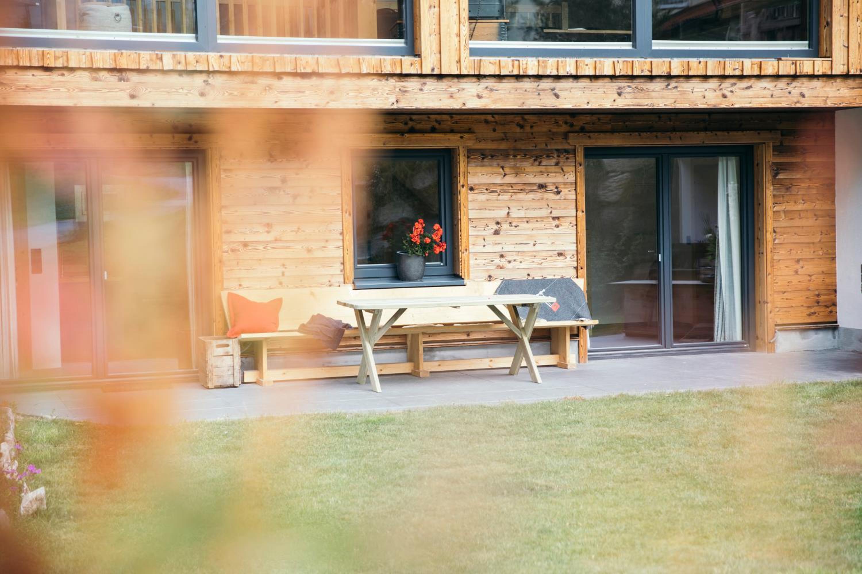Ferienhaus Alpen Lodge und die Gams