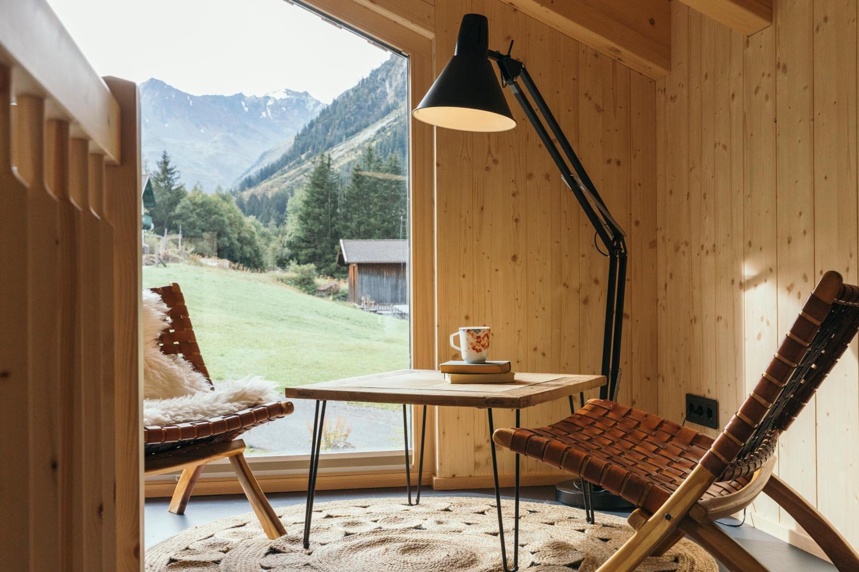 Ferienhaus Alpen Lodge und die Gams