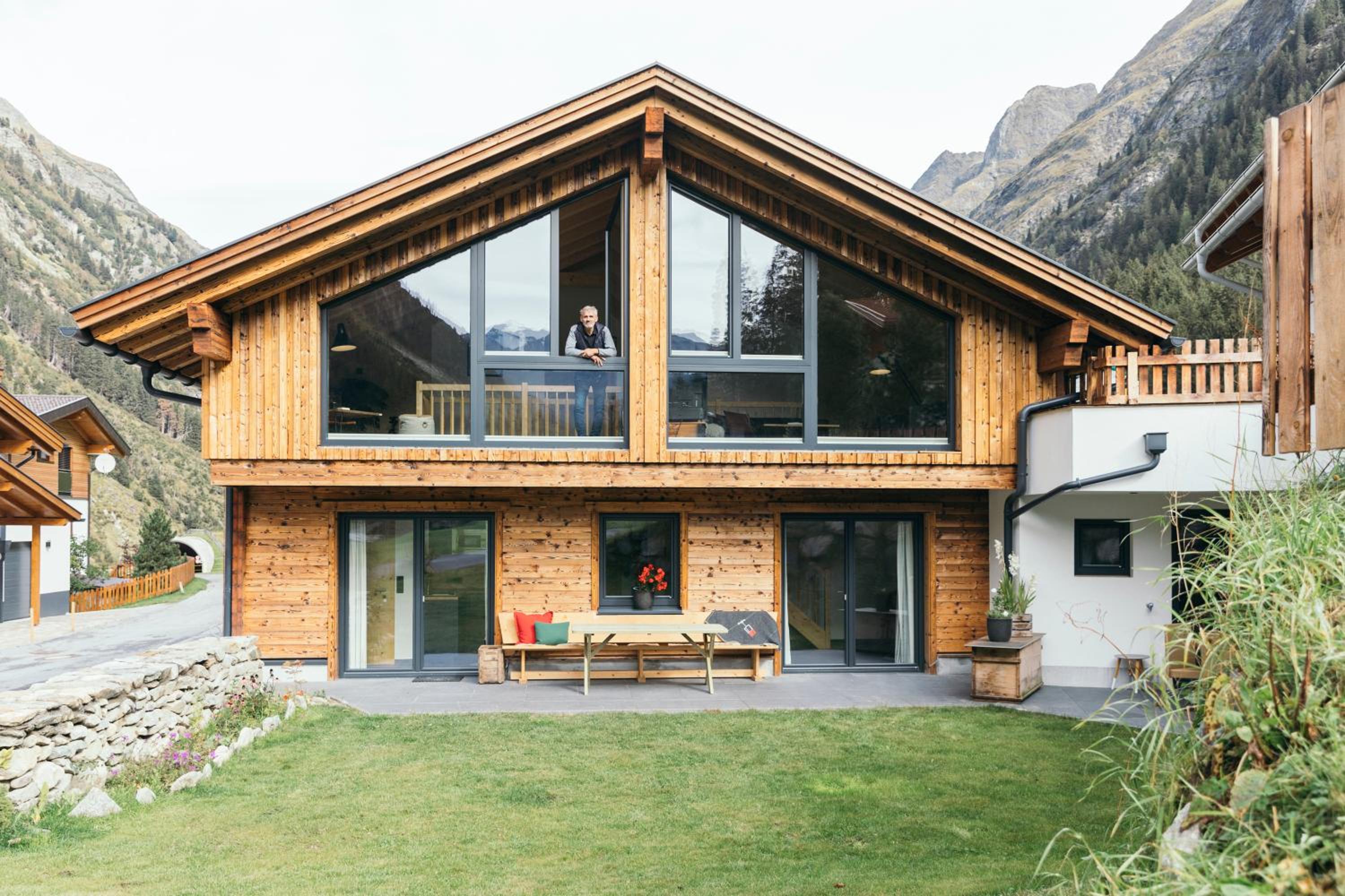 Ferienhaus Alpen Lodge und die Gams