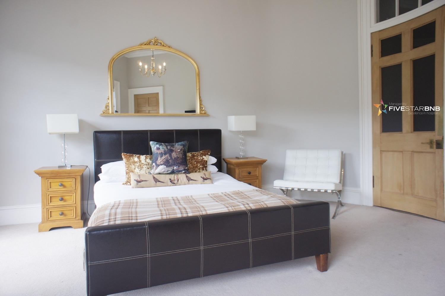 Windsor Street Apartment