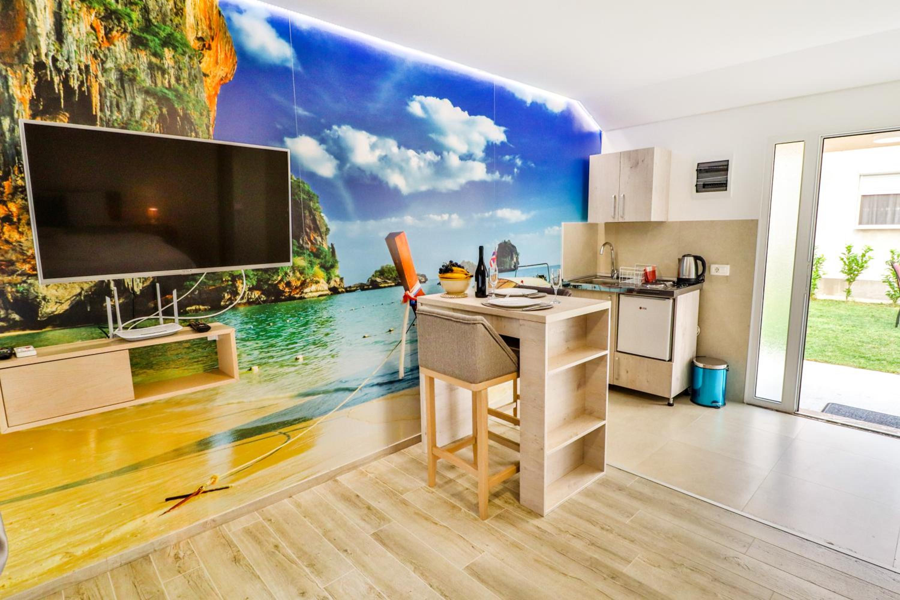Simo apartments airport Podgorica view 4