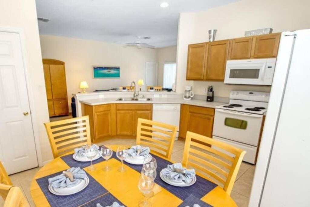 Serene 4-Bedroom Lakeview Retreat with South-Facing Pool & Sun-Drenched Outdoor Living