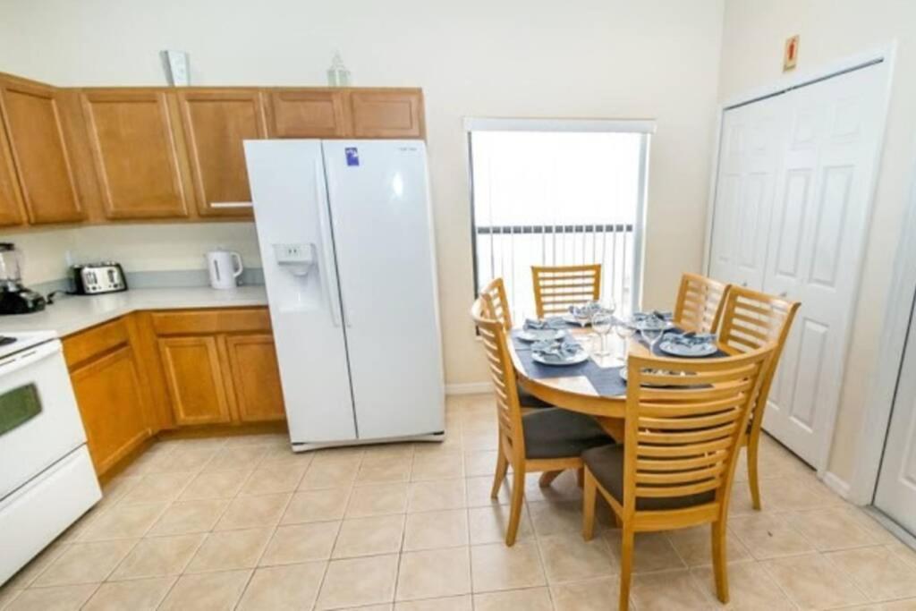 Serene 4-Bedroom Lakeview Retreat with South-Facing Pool & Sun-Drenched Outdoor Living