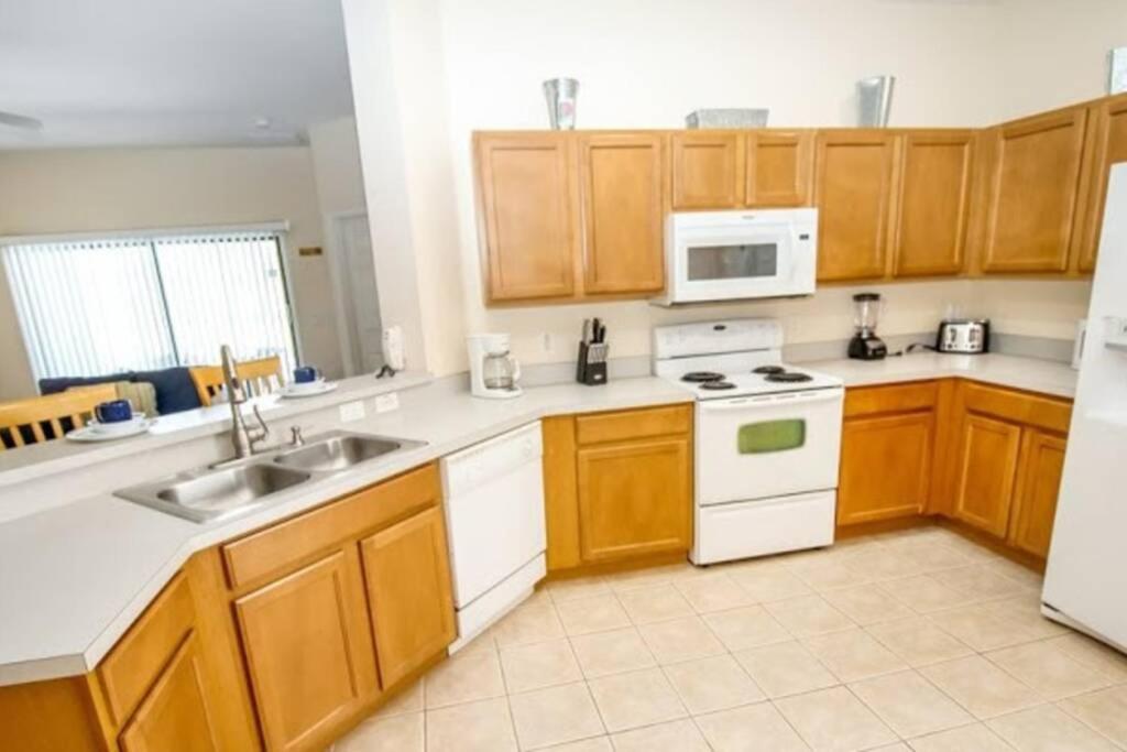 Serene 4-Bedroom Lakeview Retreat with South-Facing Pool & Sun-Drenched Outdoor Living