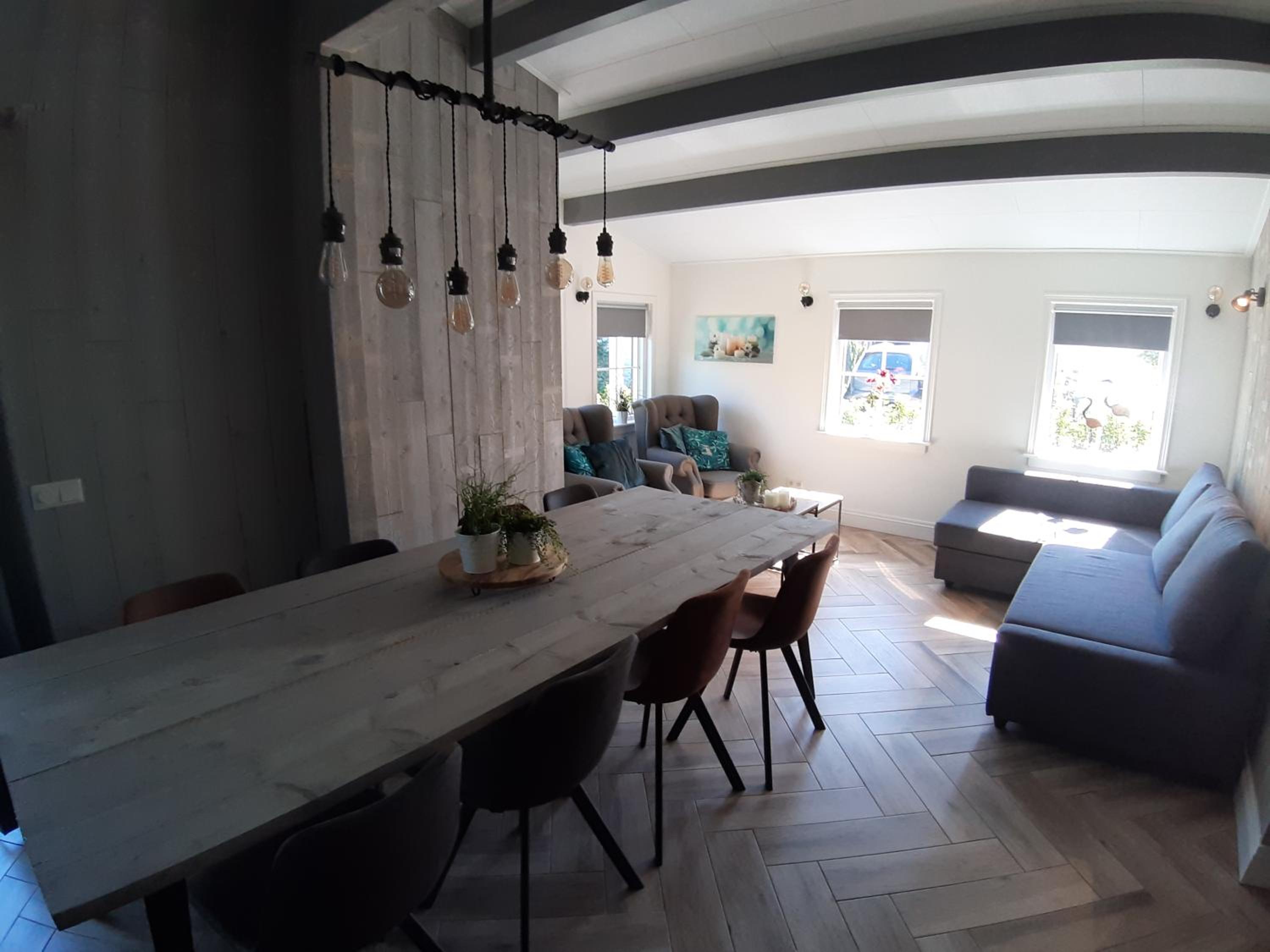 Luxe chalet 'Wysha' view 2