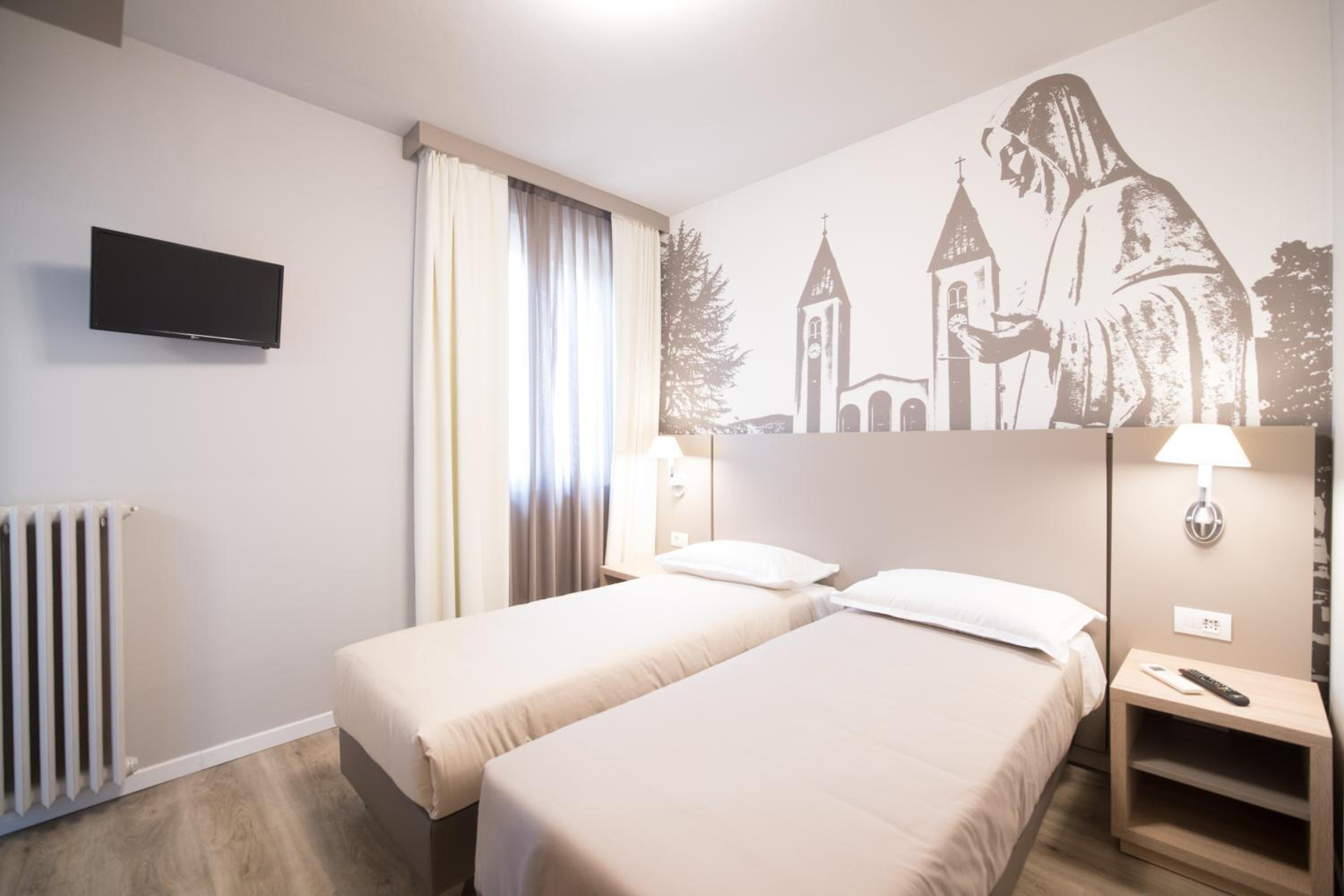 Al Santuario di Fiorano Charming Hostel view 5