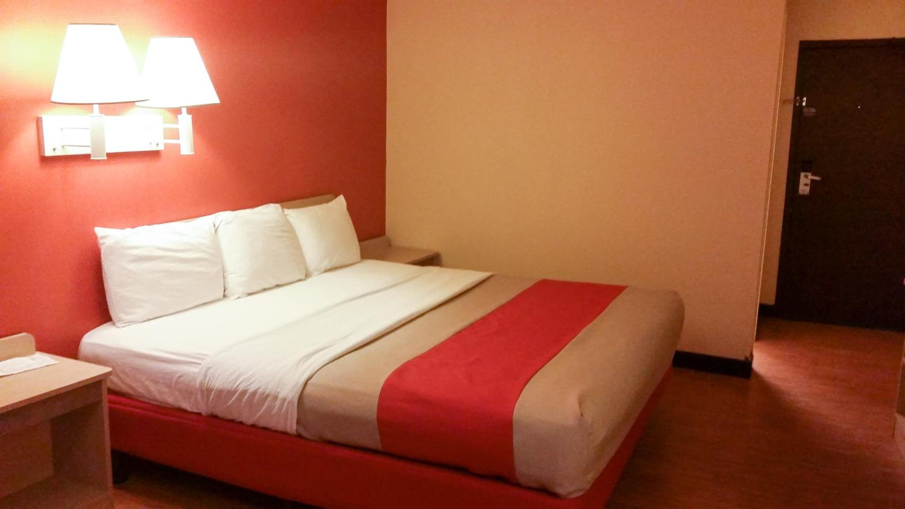 Motel 6 Elk City, Ok view 2