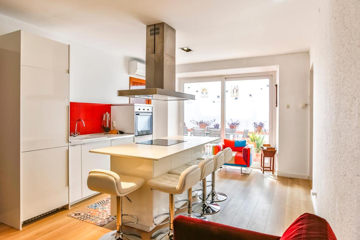 Luxury town house view 4