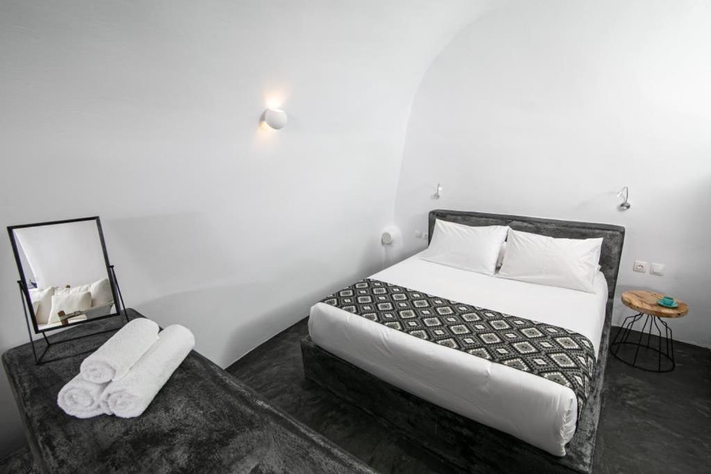 Luxury Santorini Villa Villa Elysian Dyo Private Hot Tub Air Conditioning photo 5