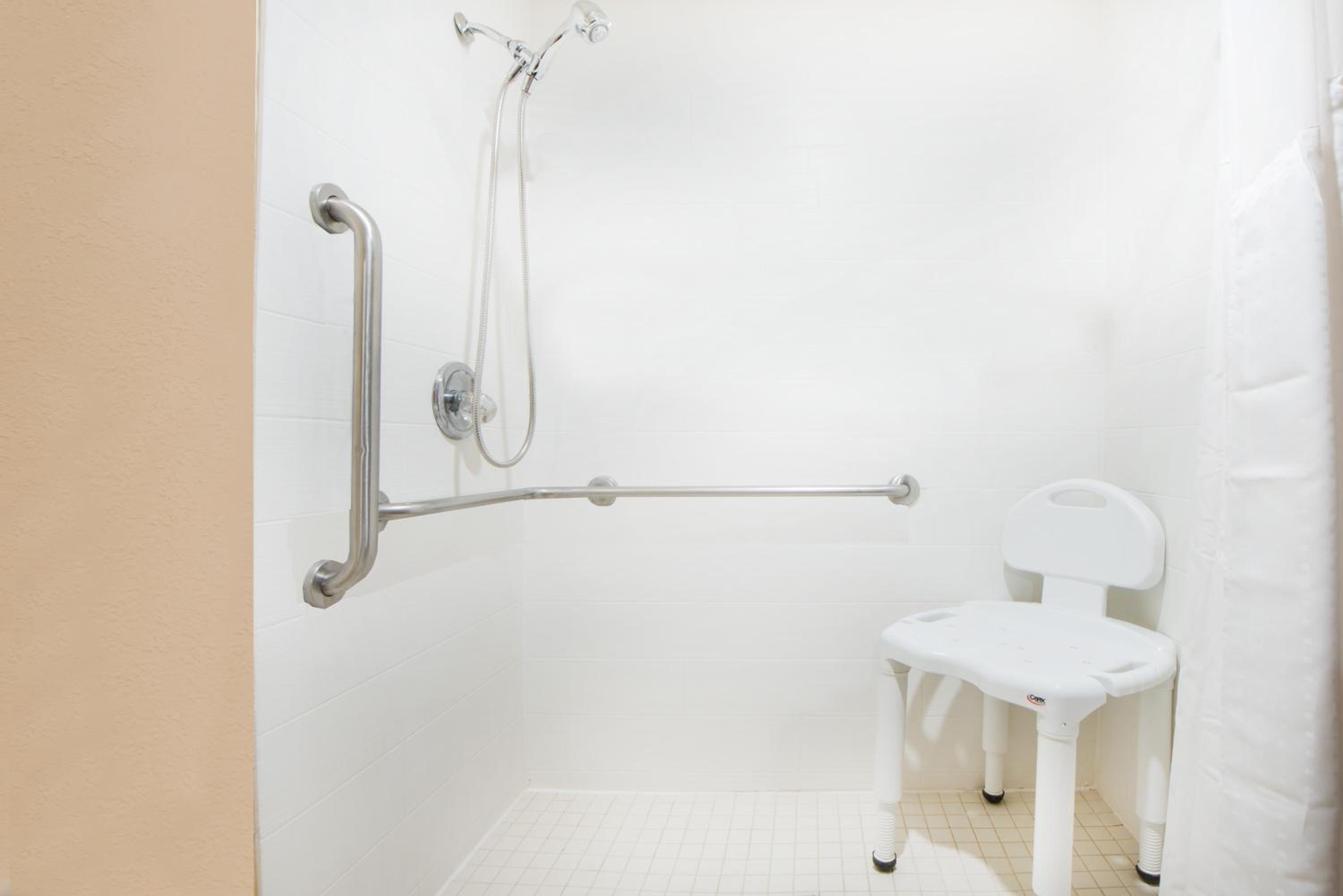 Enid Vacations - Travelodge by Wyndham Enid - Property Image 6