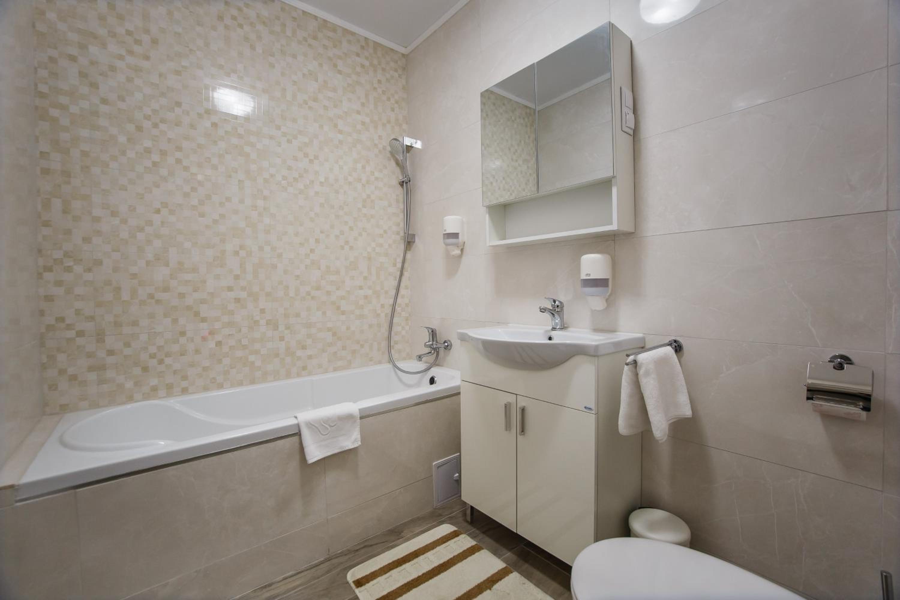 No. 10 - The Penthouse in City Center view 4