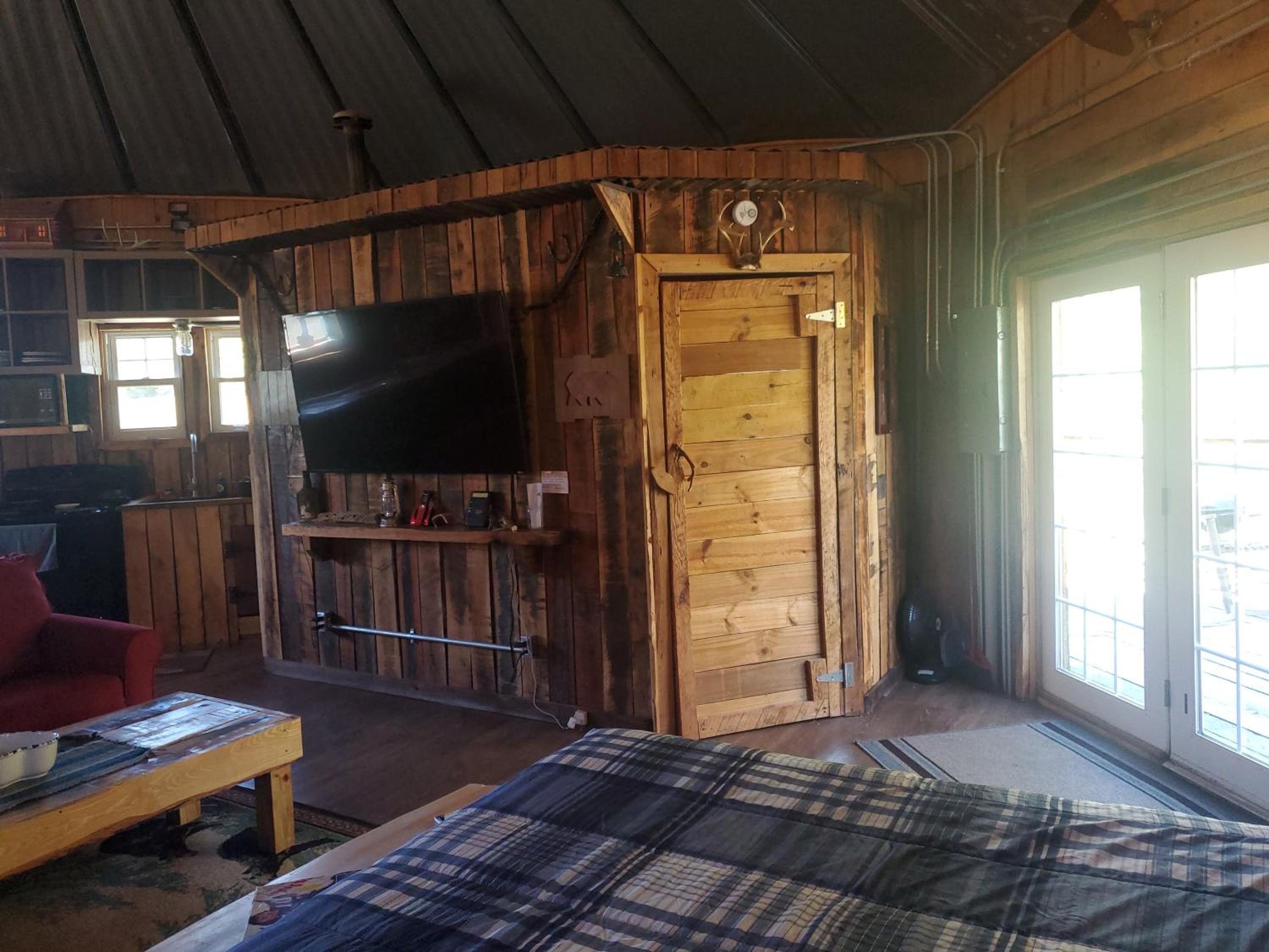 The Mountaineer - Rustic Mountain Yurt view 4
