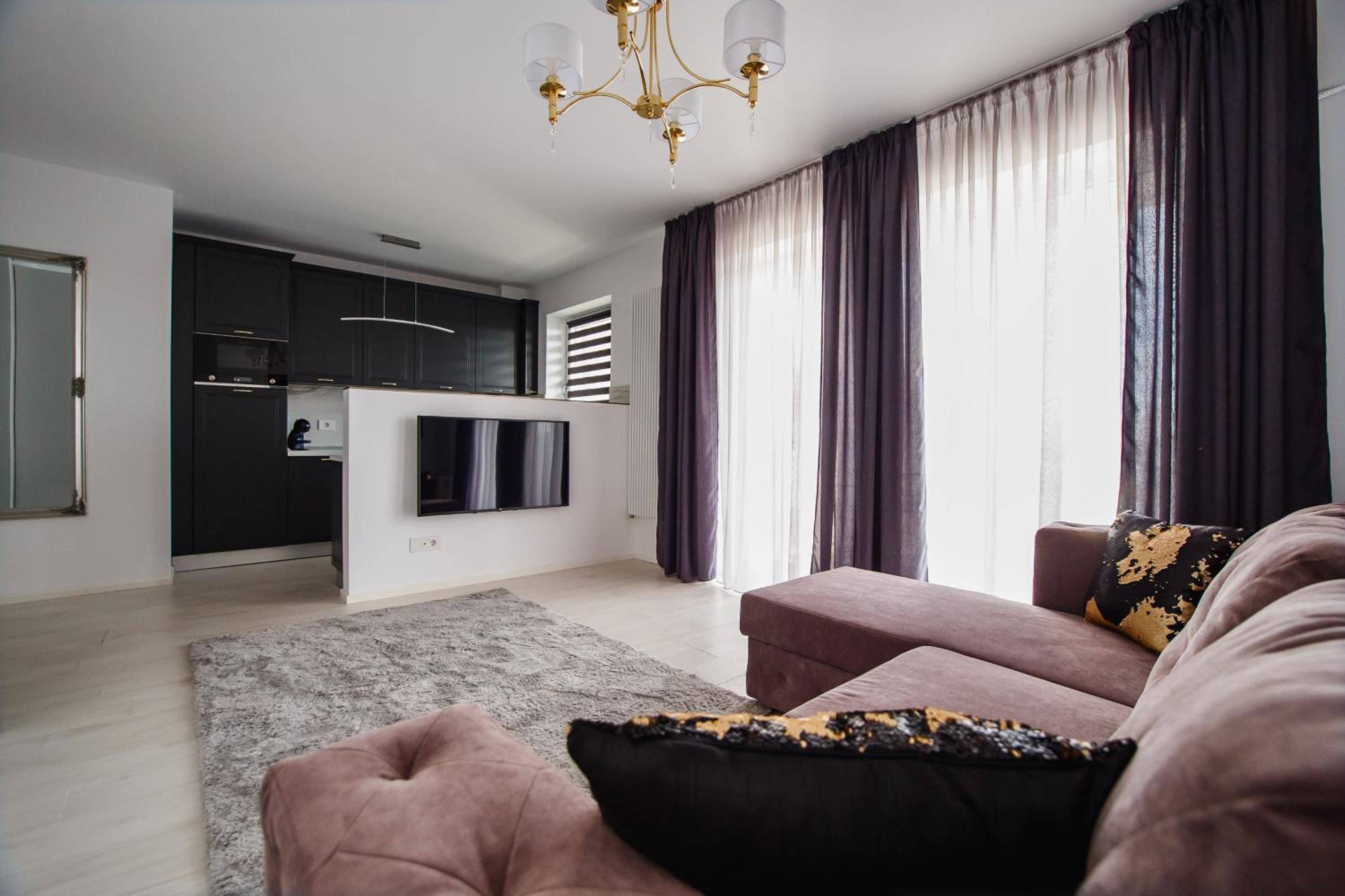 No. 11 - The Penthouse in City Center view 3