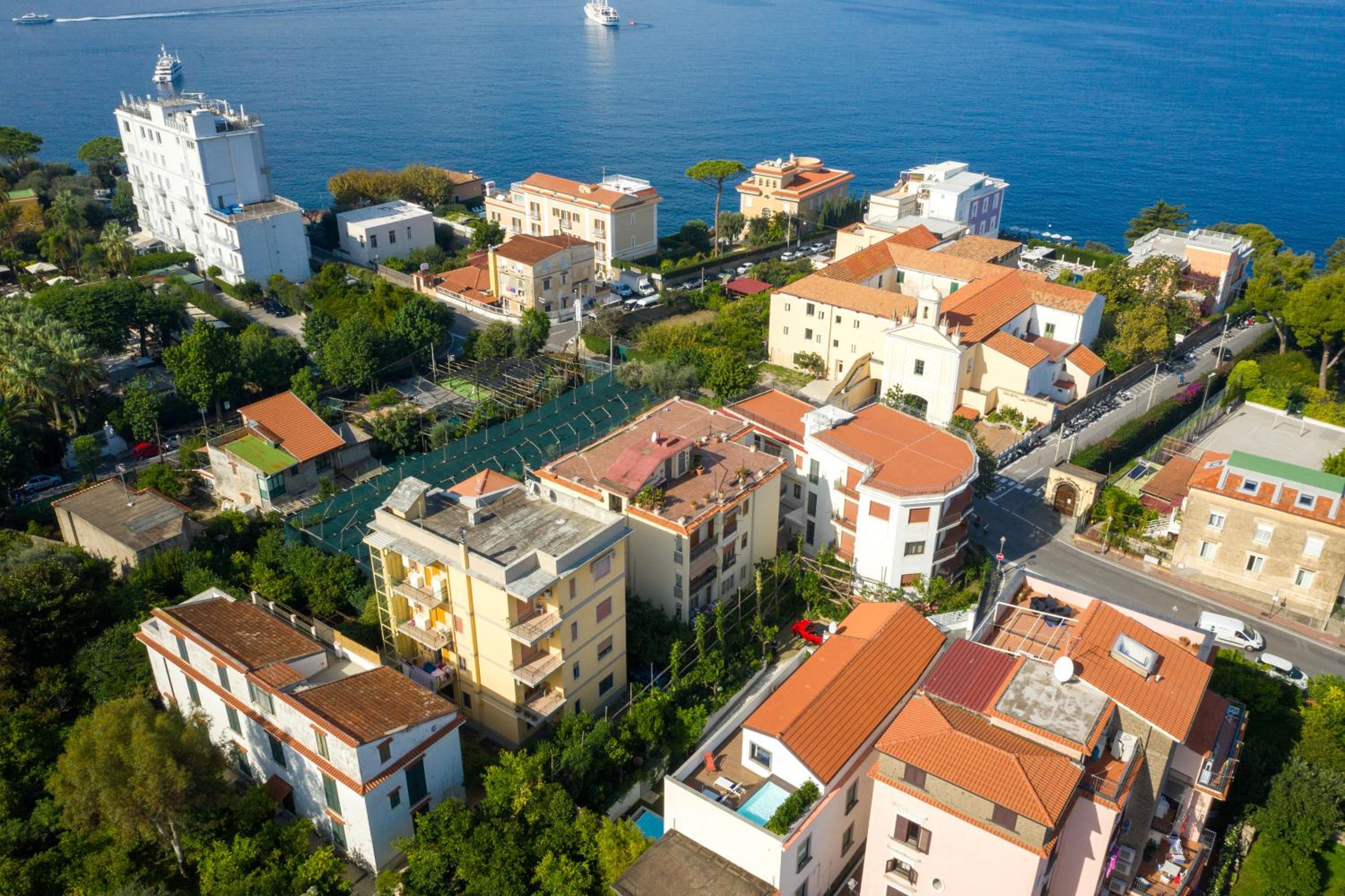 SorrentoVibes - Luxury Suite with Terrace photo 4