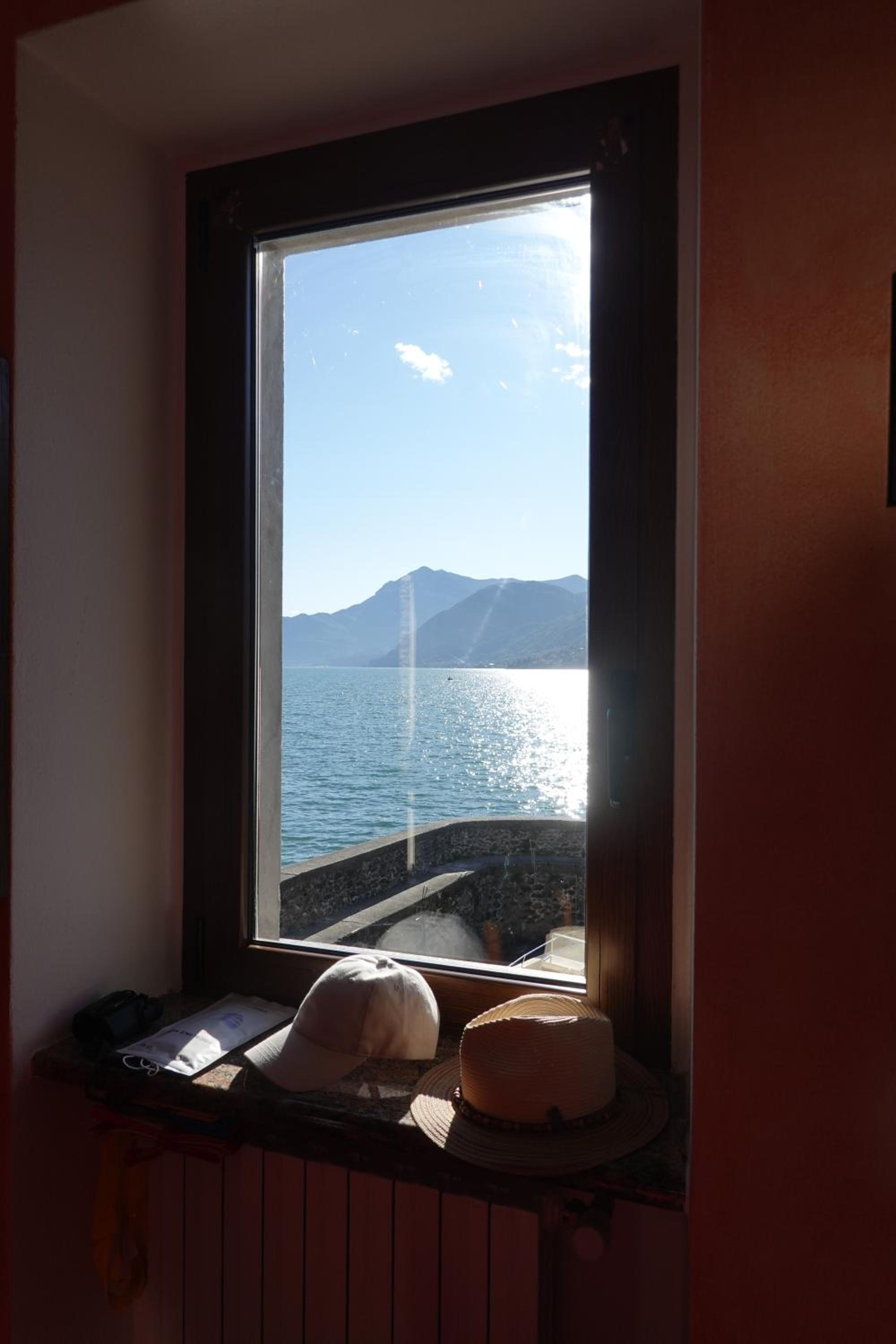 Casa Rosa en Dervio — hotel room