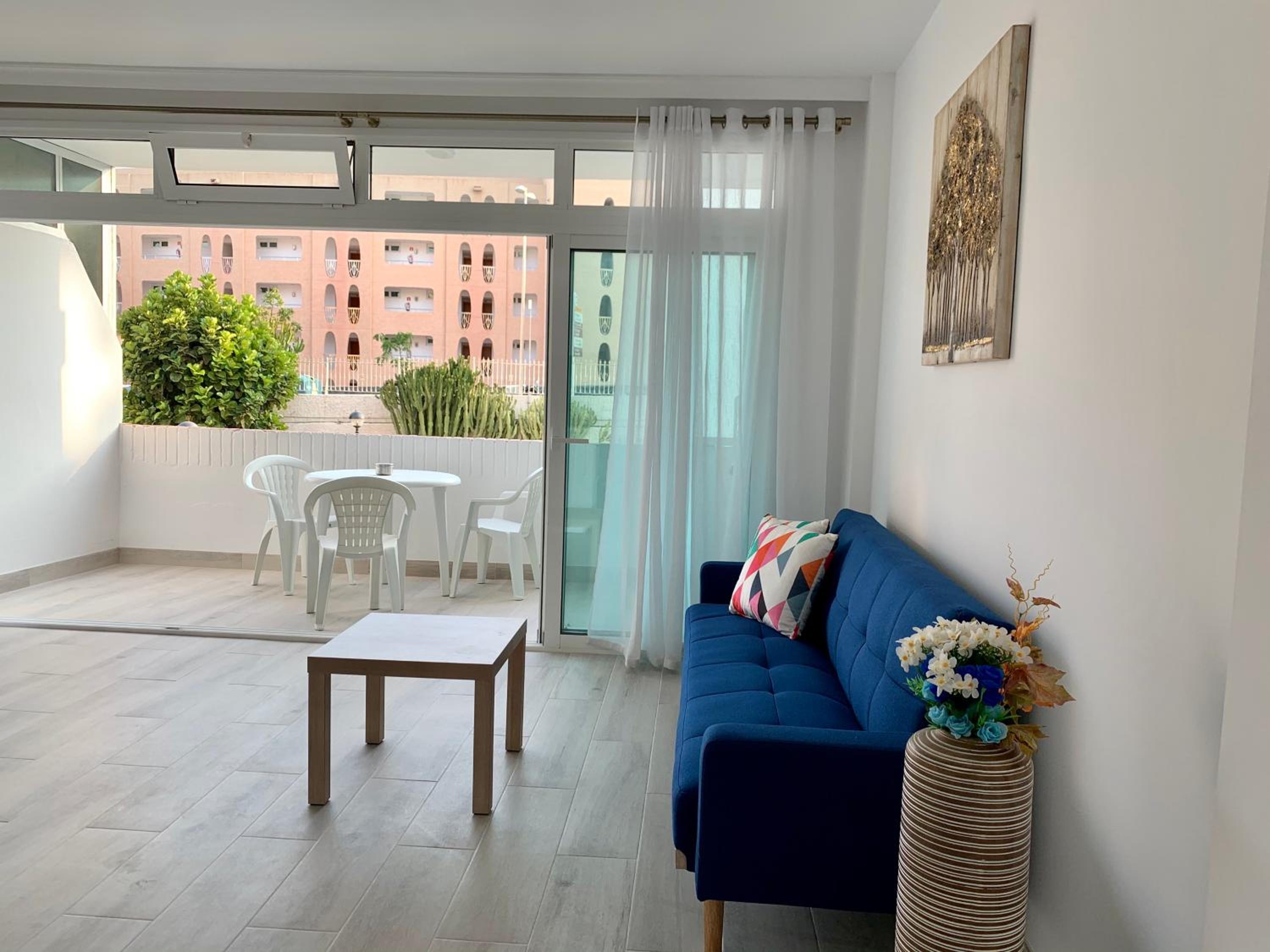 Calm, Cosy and Bright apartment renovated in playa del ingles- WiFi free photo 4