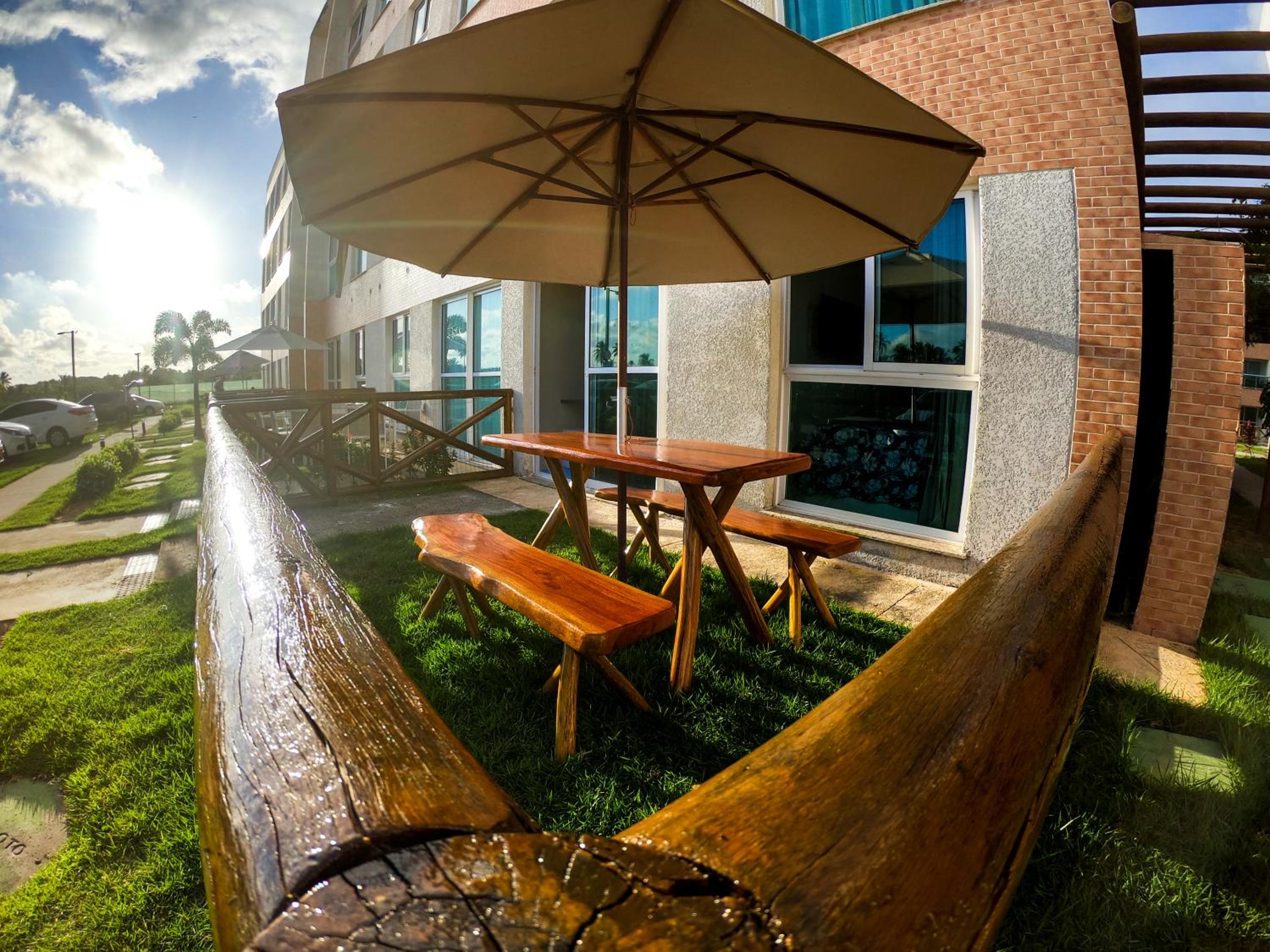 Hotel Apto Térreo com Garden Muro Alto Condomínio Clube Porto de Galinhas - Image 1