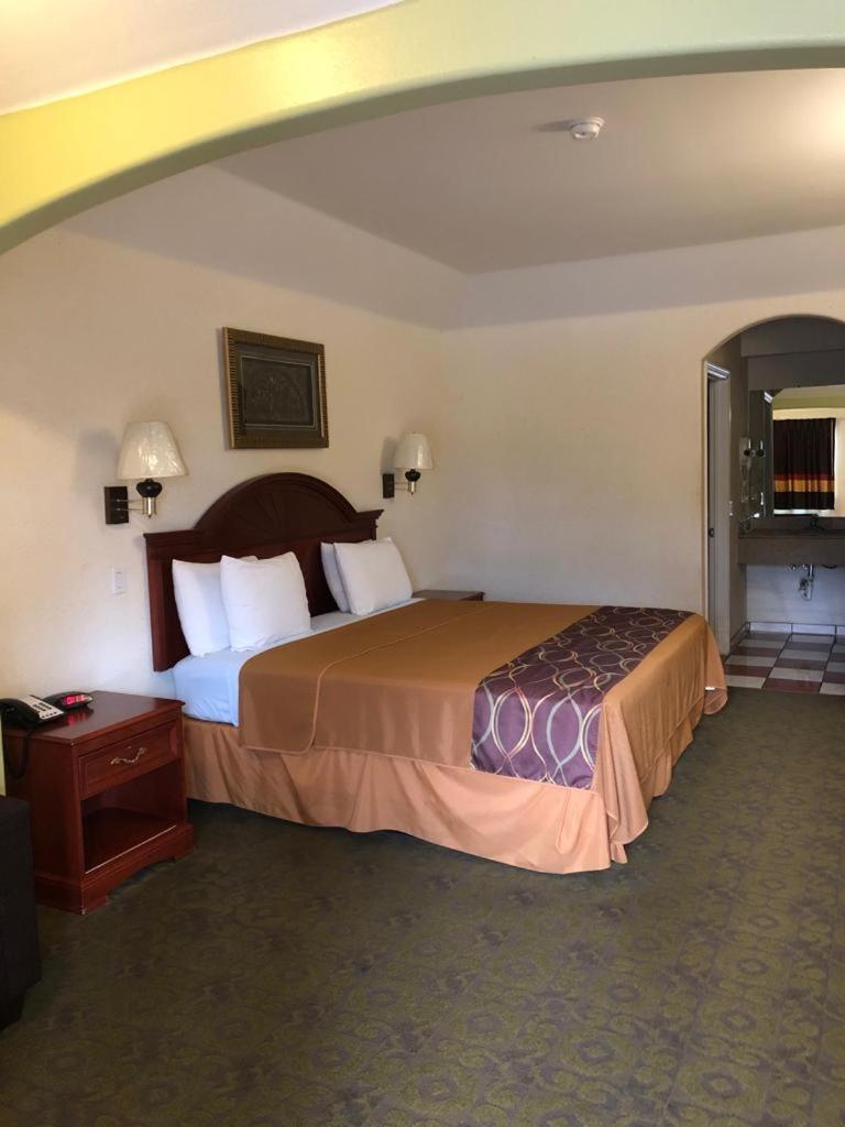 Porter Executive Inn  Suites - Property Image 6