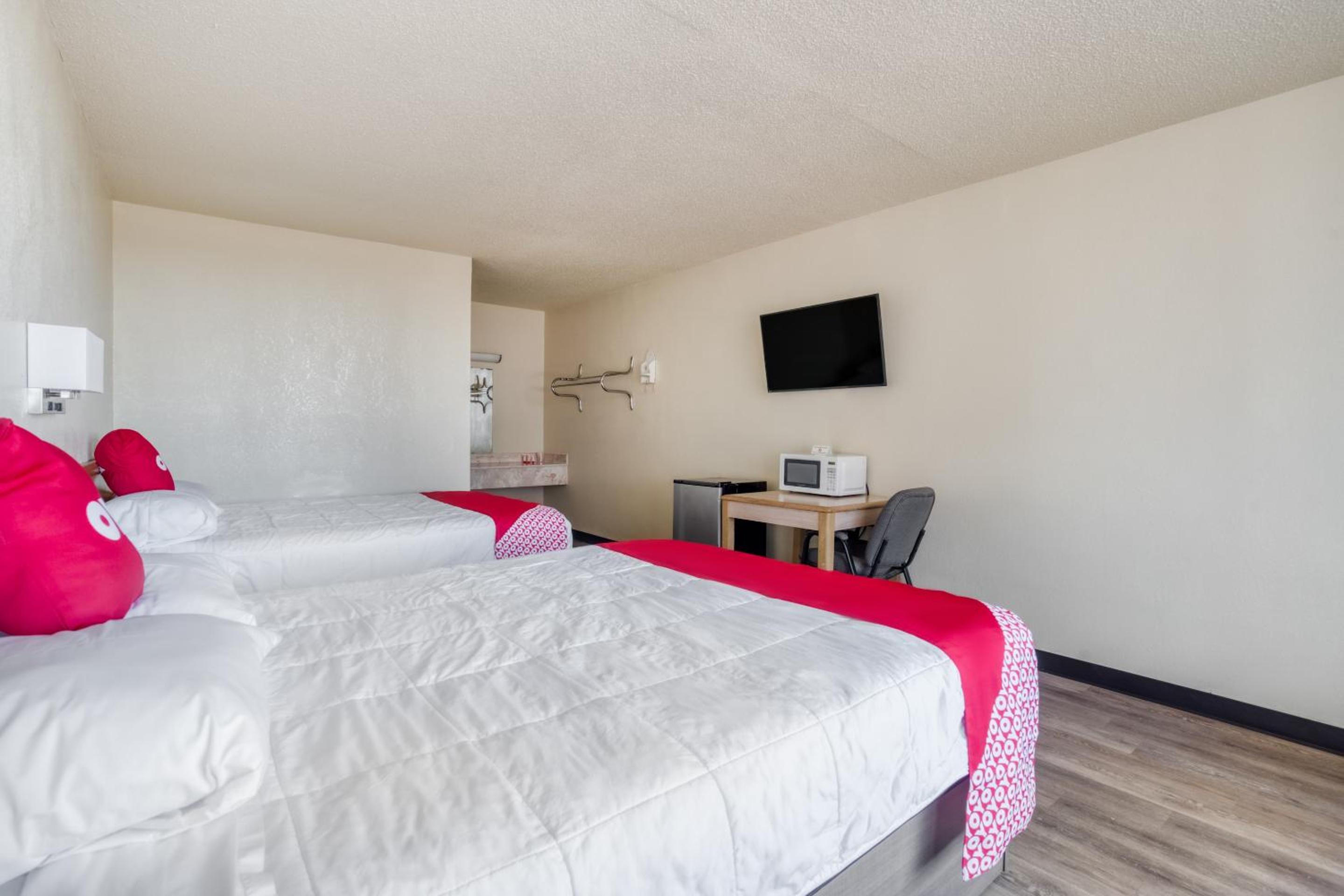 Waco Vacations - OYO Hotel Waco University Area I-35 - Property Image 27