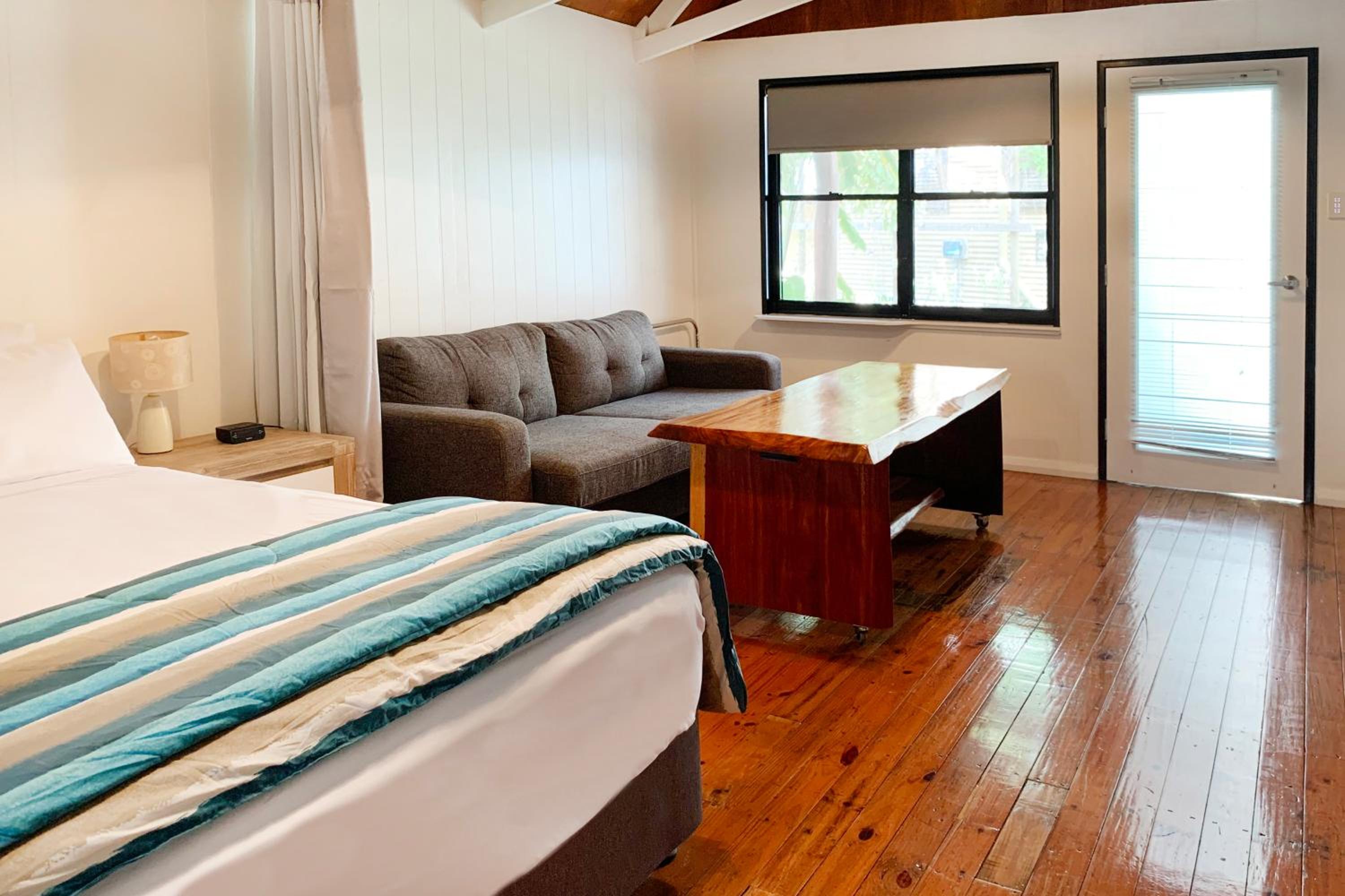 Airlie Beach Magnums - Adults Only
