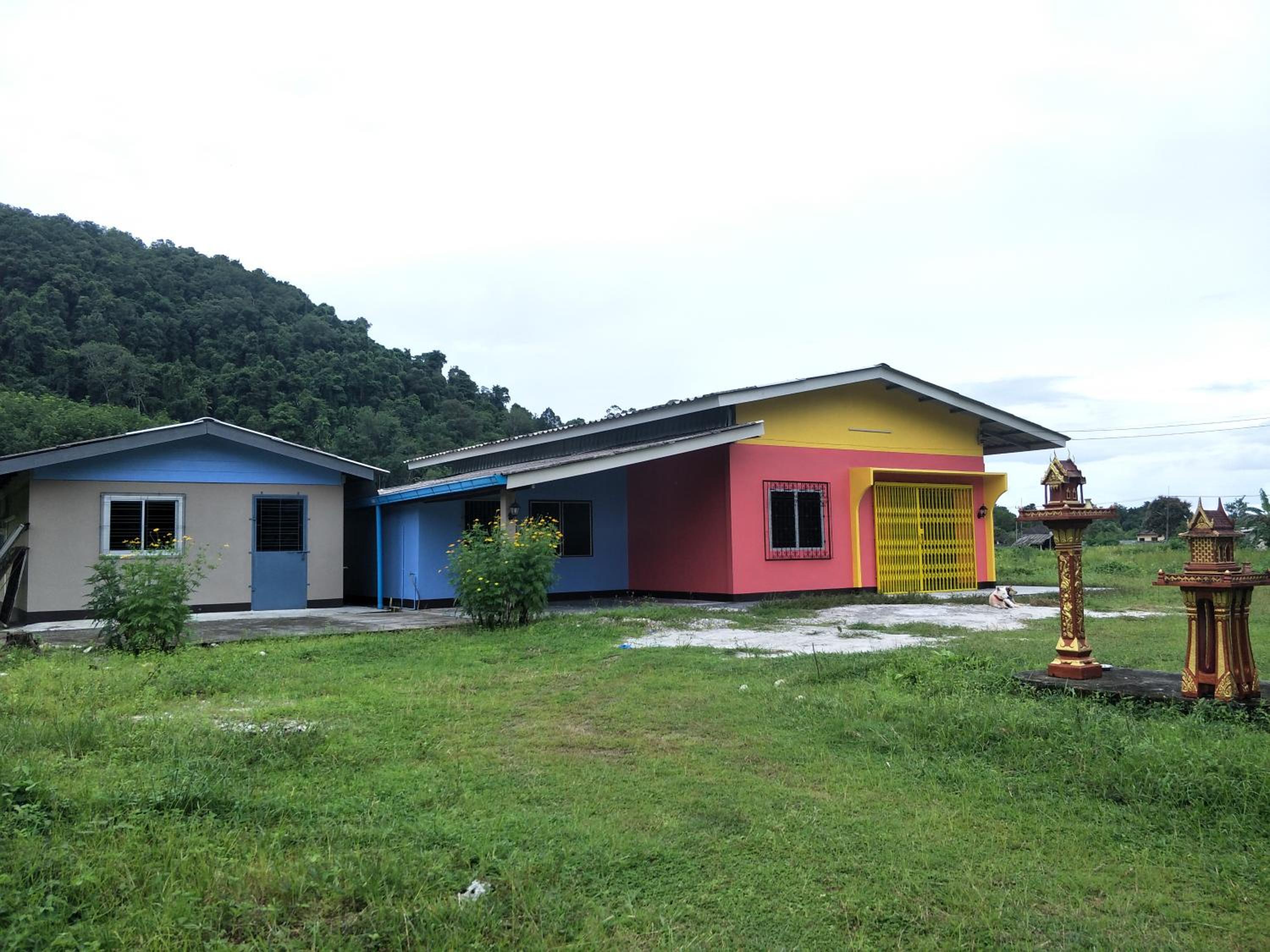 Home hug villa