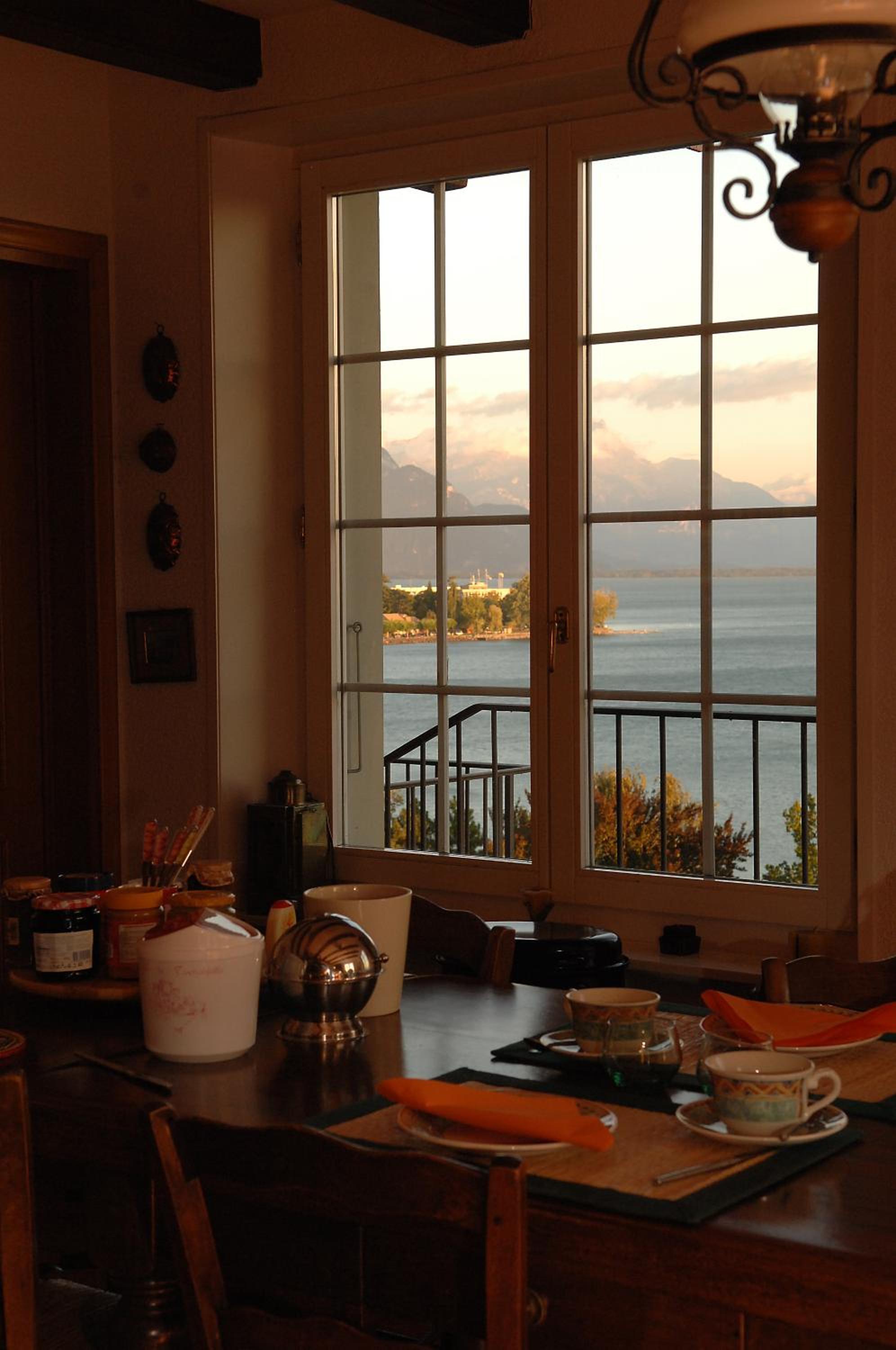 Corseaux Beach rooms-Riviera Beach apartments