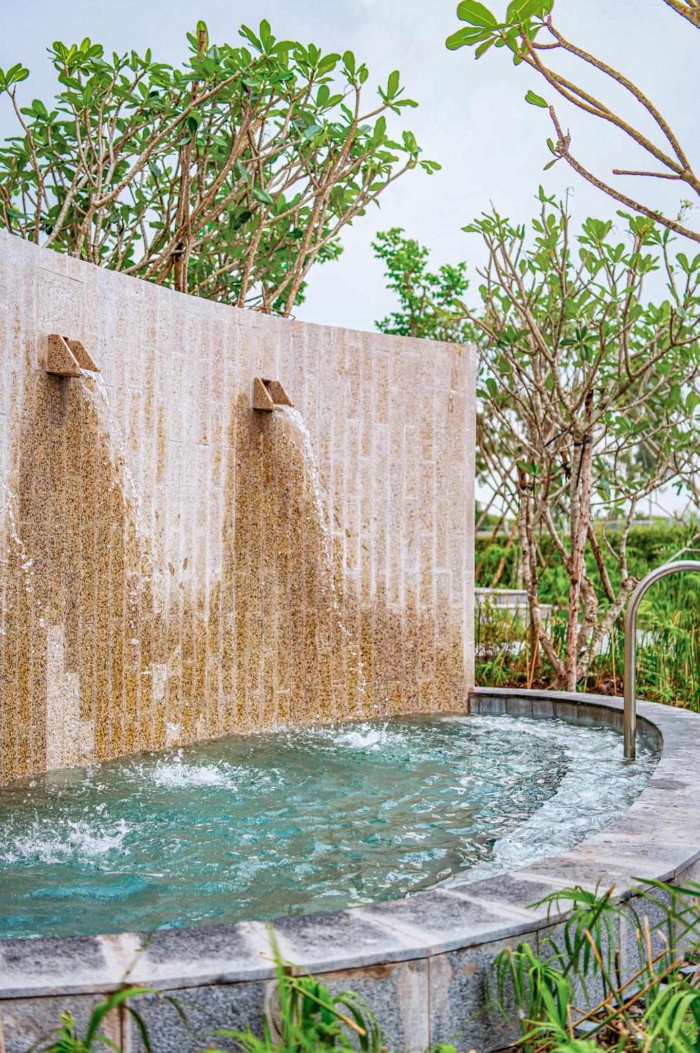 Minera Hot Springs Binh Chau