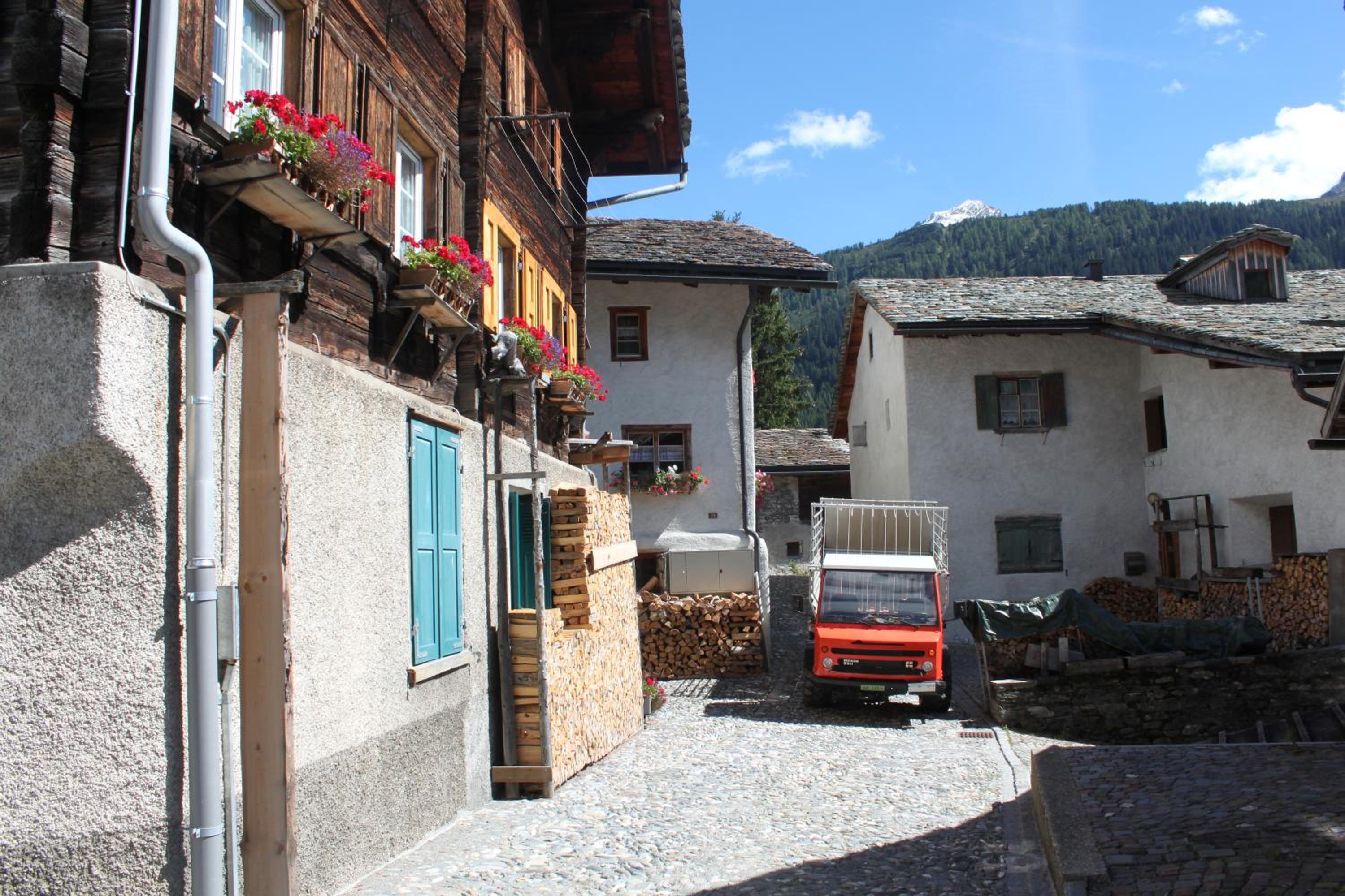 Photo 12