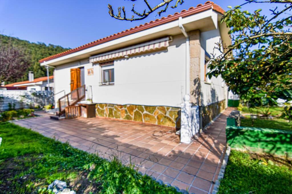 Cómodo y coqueto chalet con jardín en Argoños view 2