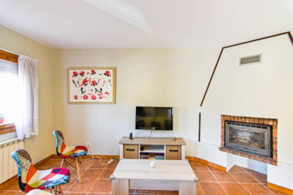Cómodo y coqueto chalet con jardín en Argoños view 5