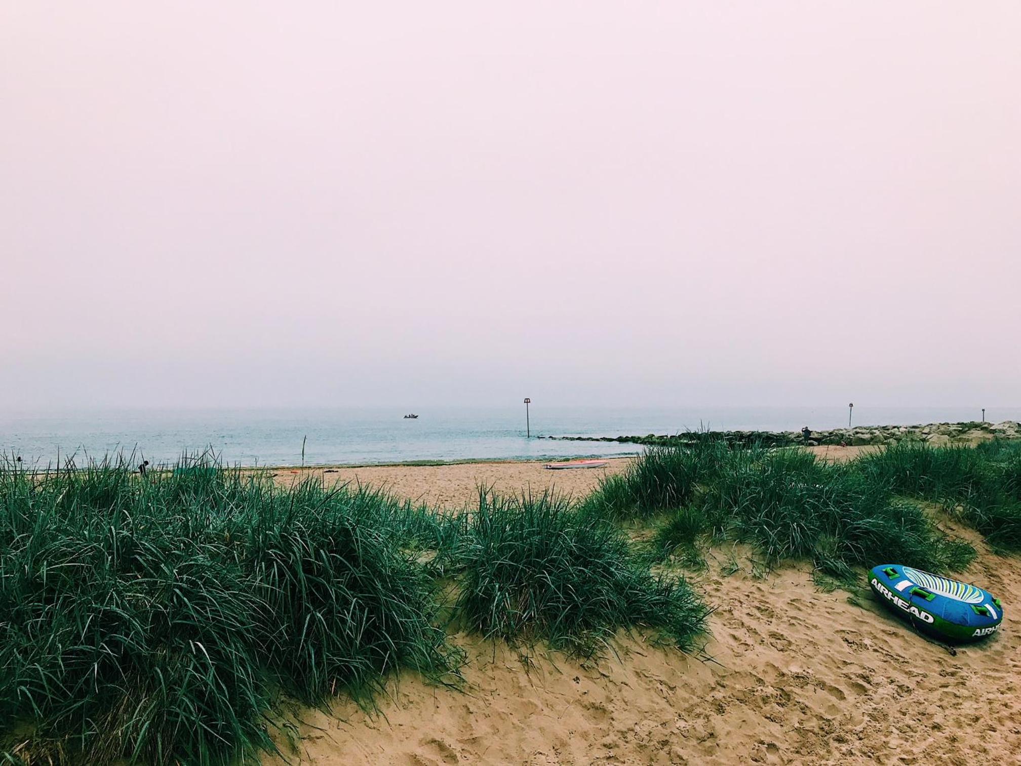 Stargazing Beach Hut on Mudeford Sandbank with wake up sea views view 2