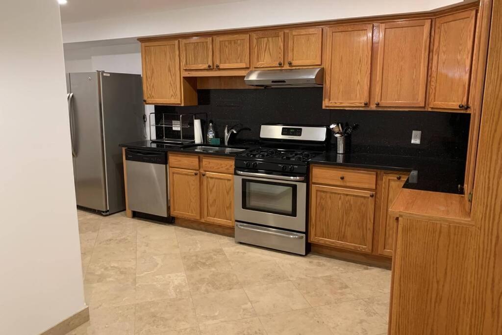 Studio flat in the heart of Downtown Chicago view 4
