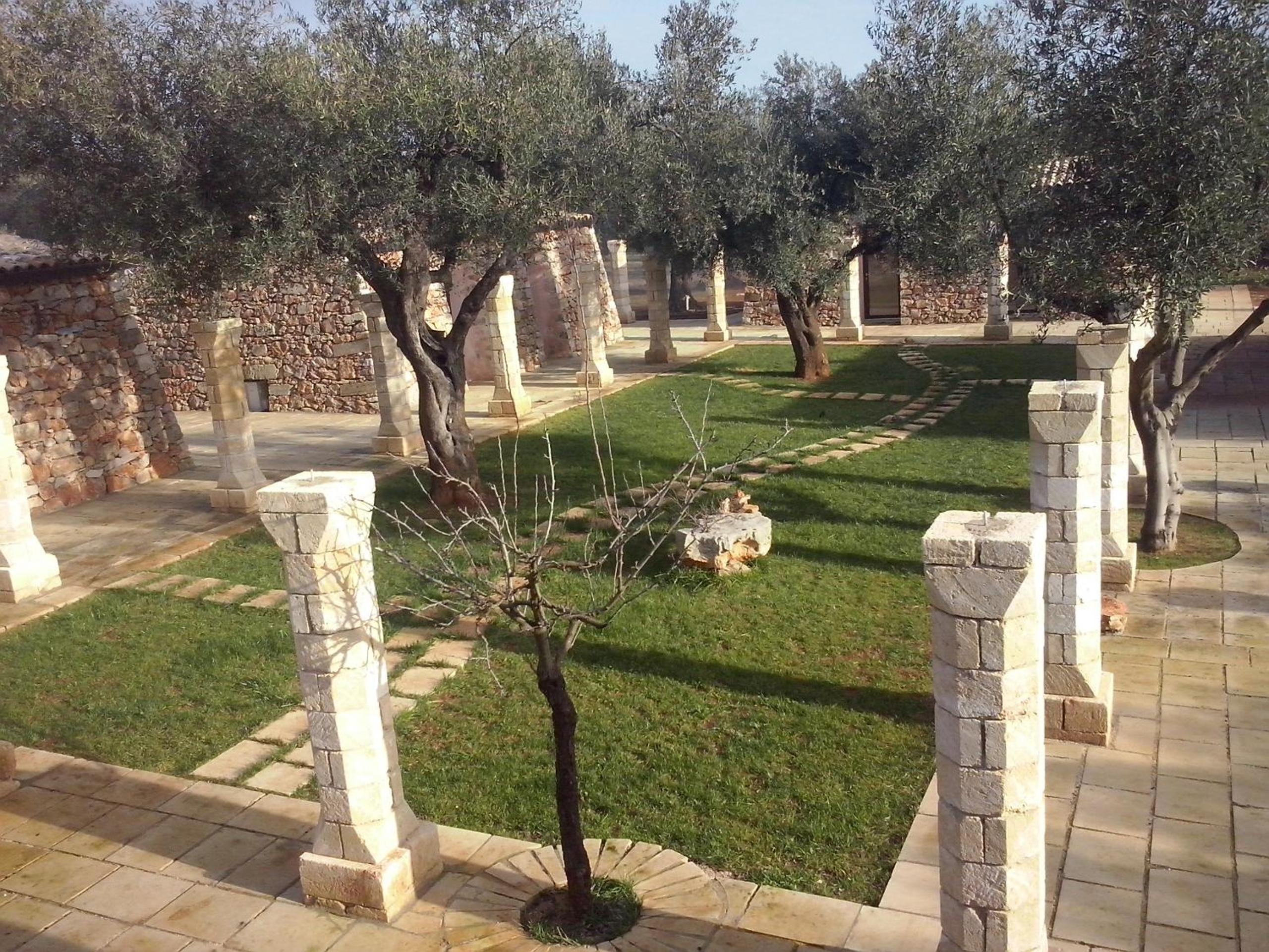 Photo 33