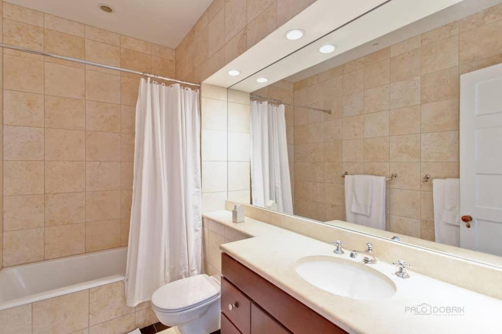 Historic luxury Townhouse in Downtown Chicago view 4