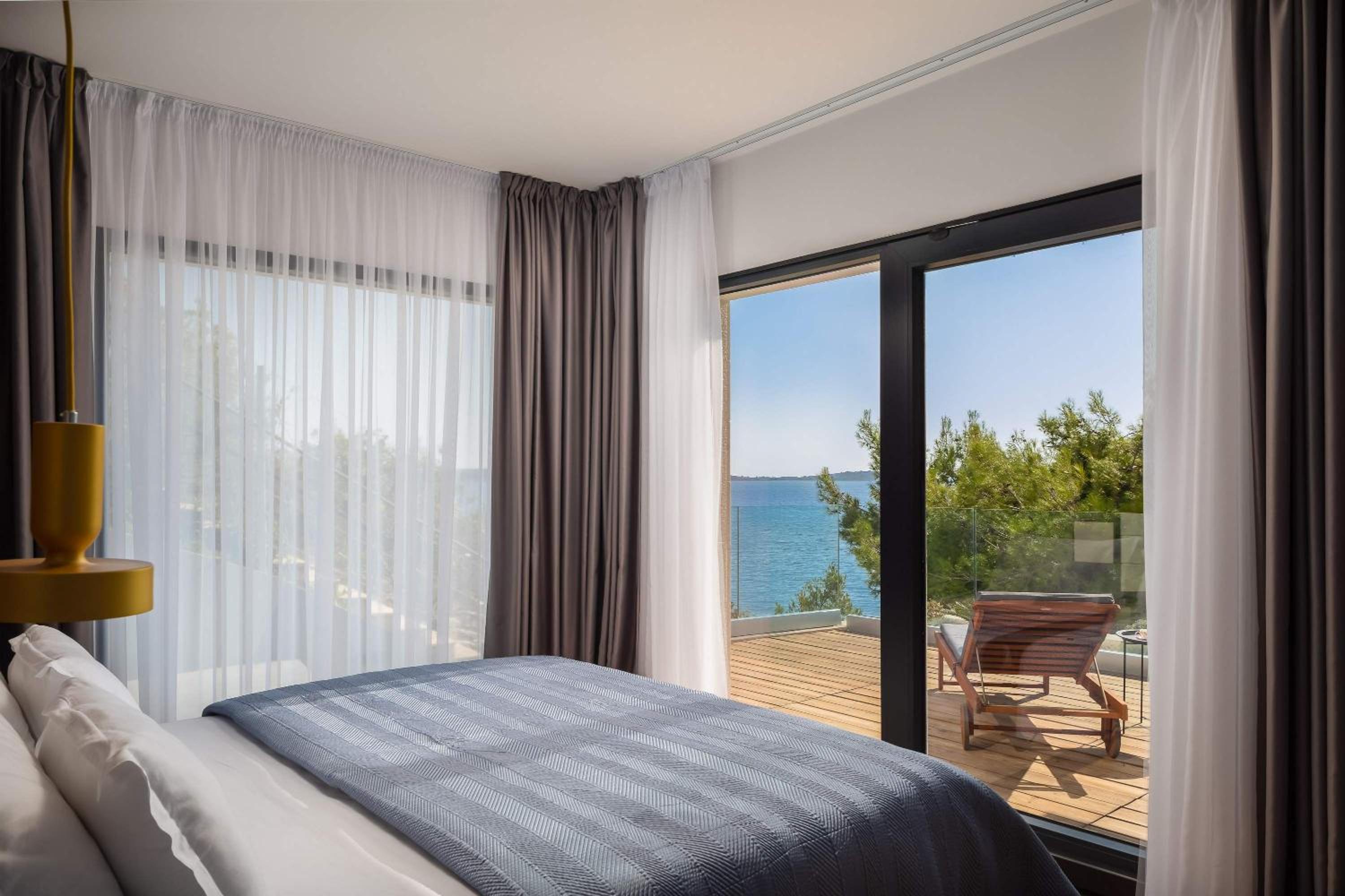 Beachfront Villa Extravaganza with Infinity Pool