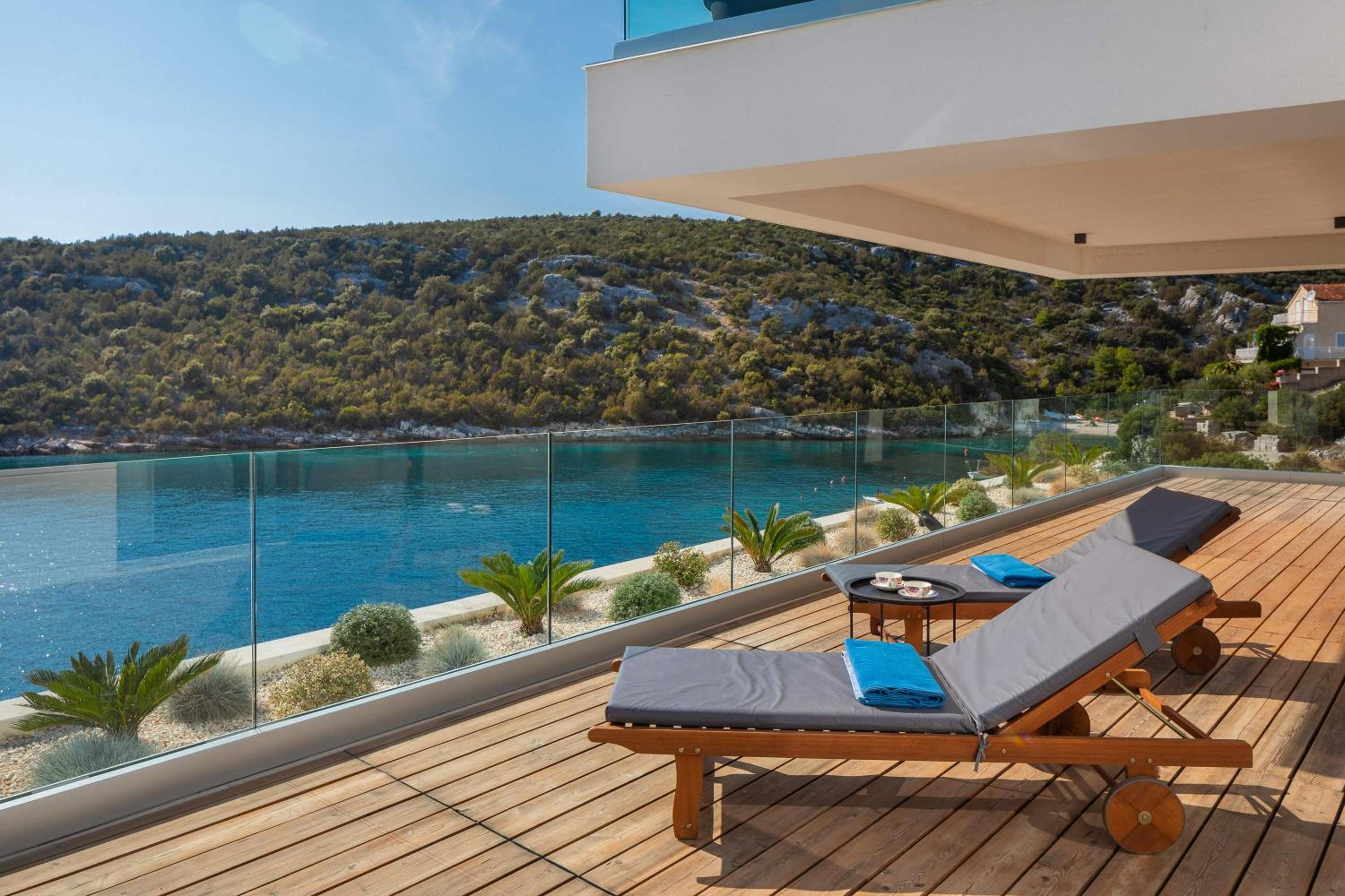 Beachfront Villa Extravaganza with Infinity Pool