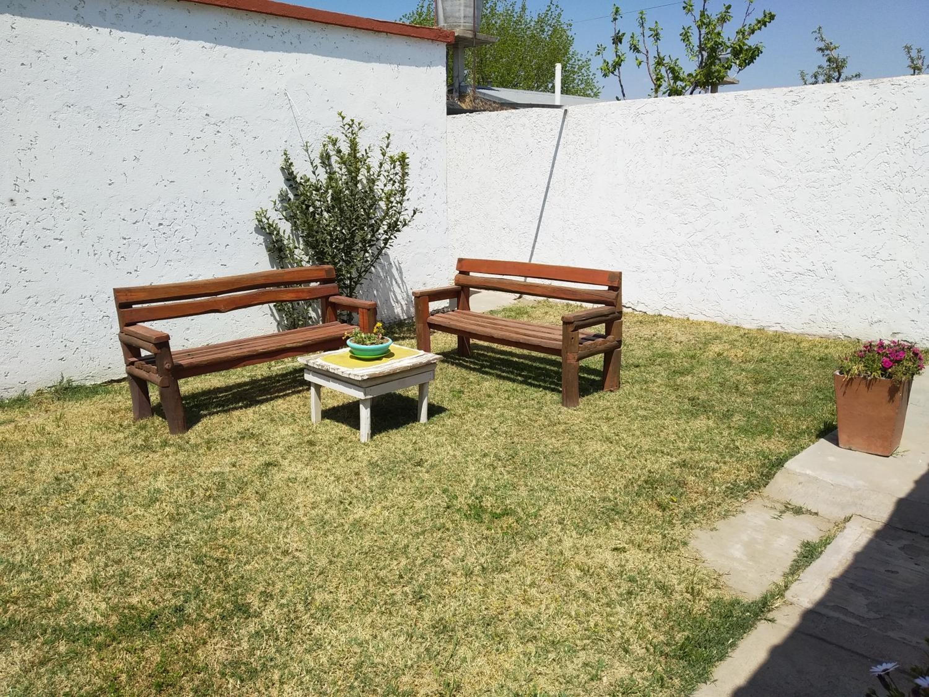 ENTRE VIÑAS